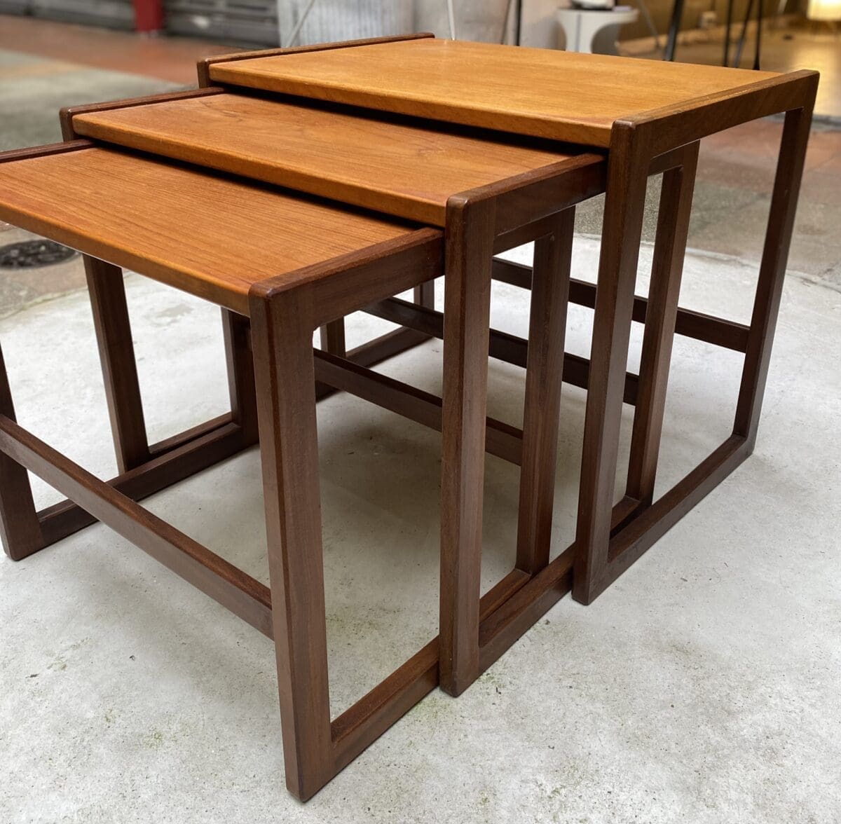 3 Tables gigognes en palissandre Occasion – Edition Mogens Kold