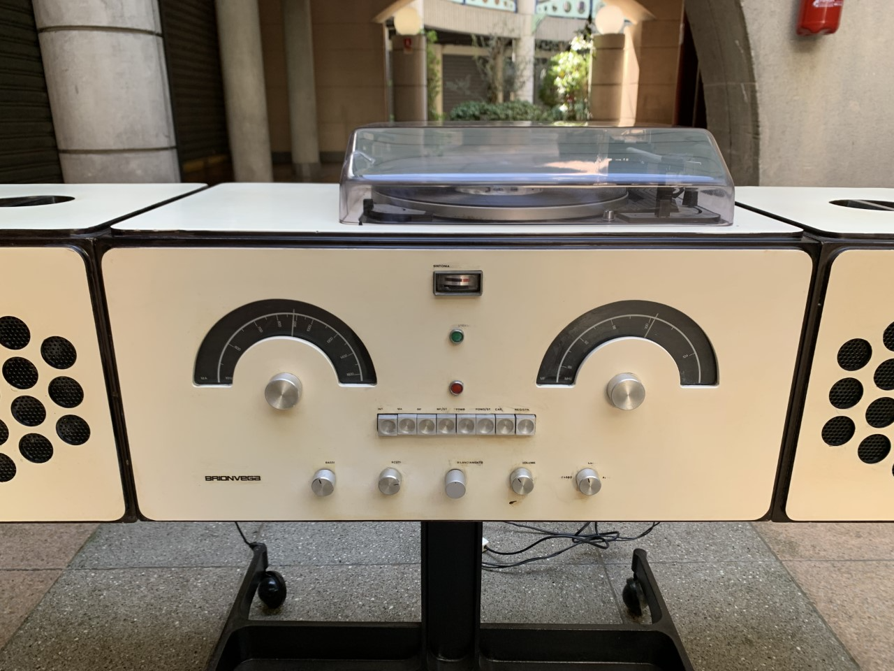 Achille Castiglioni – Chaîne hifi Brion Vega RR126 beige 1960