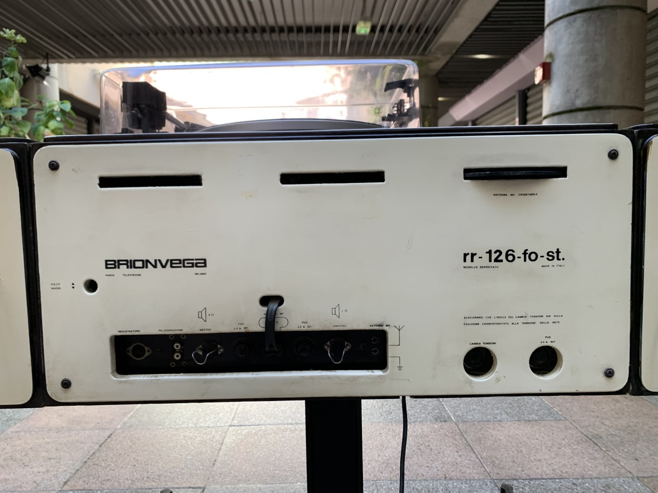 Achille Castiglioni – Chaîne hifi Brion Vega RR126 beige 1960