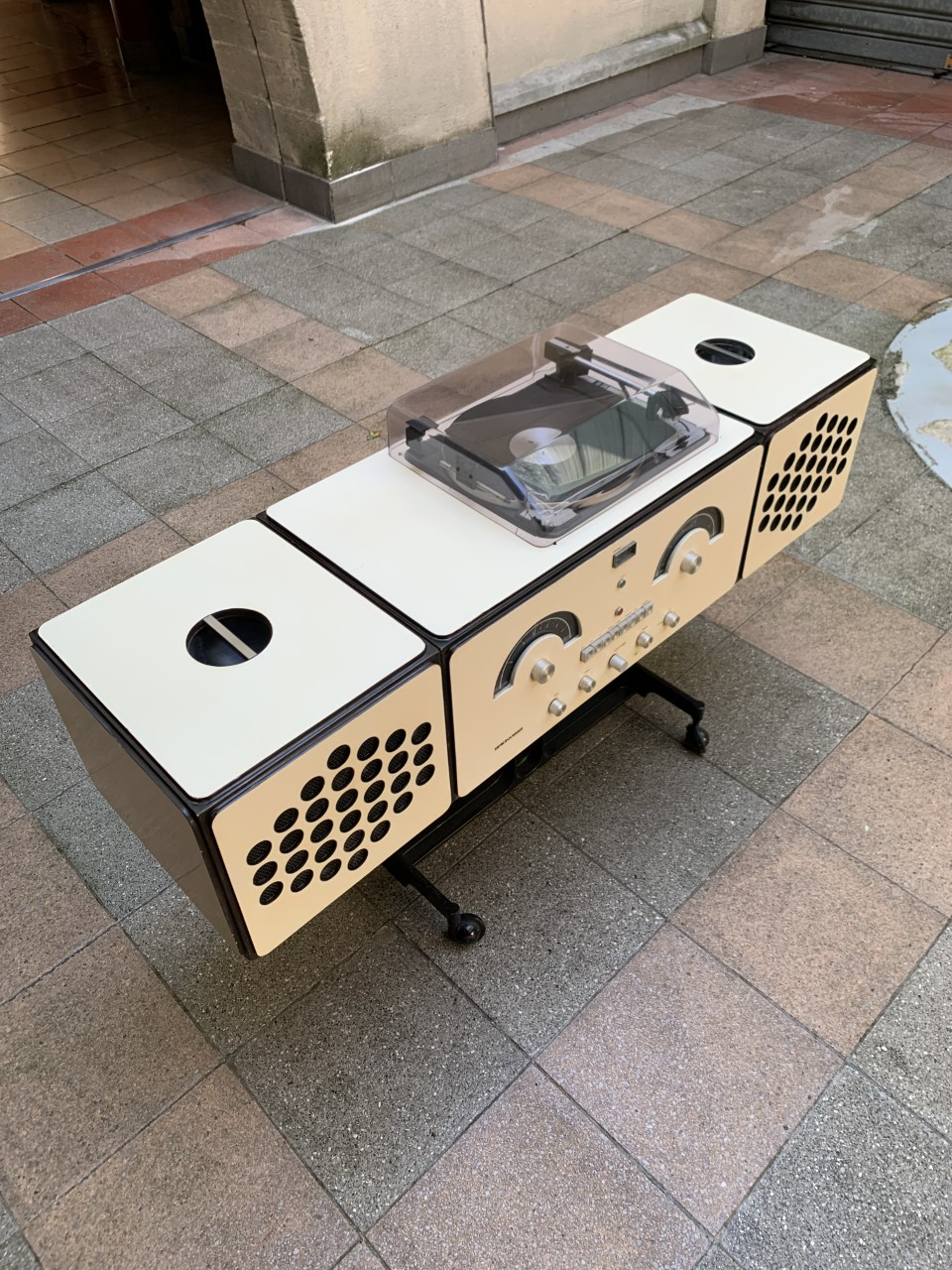 Achille Castiglioni – Chaîne hifi Brion Vega RR126 beige 1960