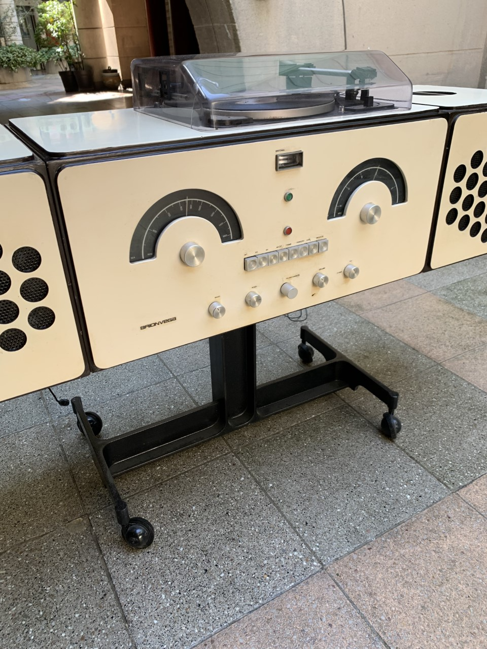 Achille Castiglioni – Chaîne hifi Brion Vega RR126 beige 1960