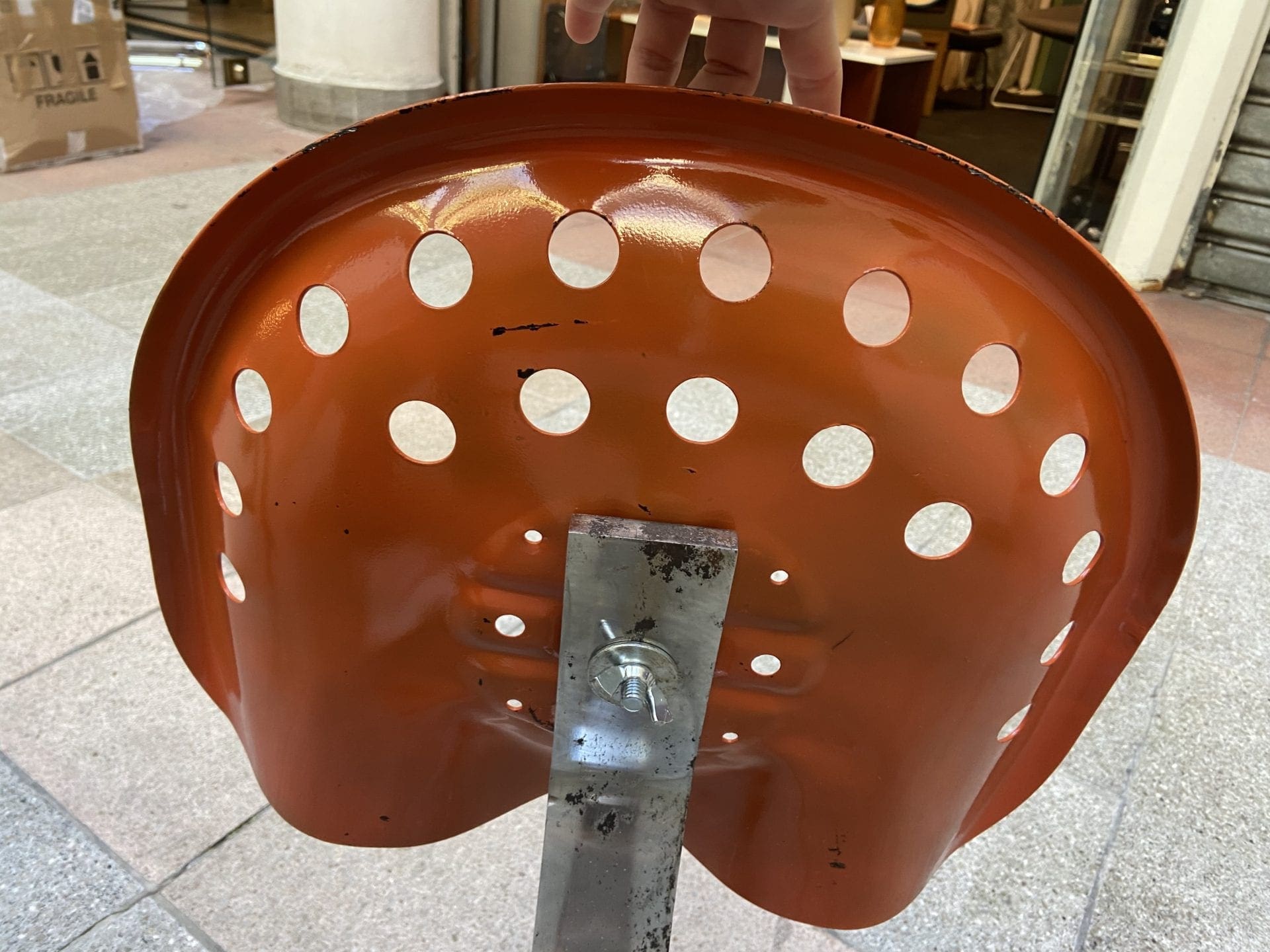 Achille et Pier Castiglioni – Tabouret “Mezzadro” orange