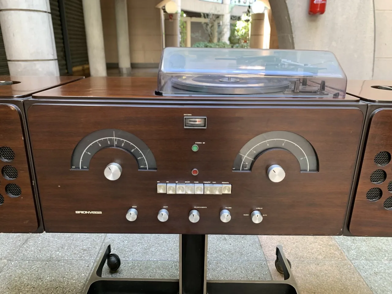 Achille Castiglioni, chaîne hifi Brion Vega RR126