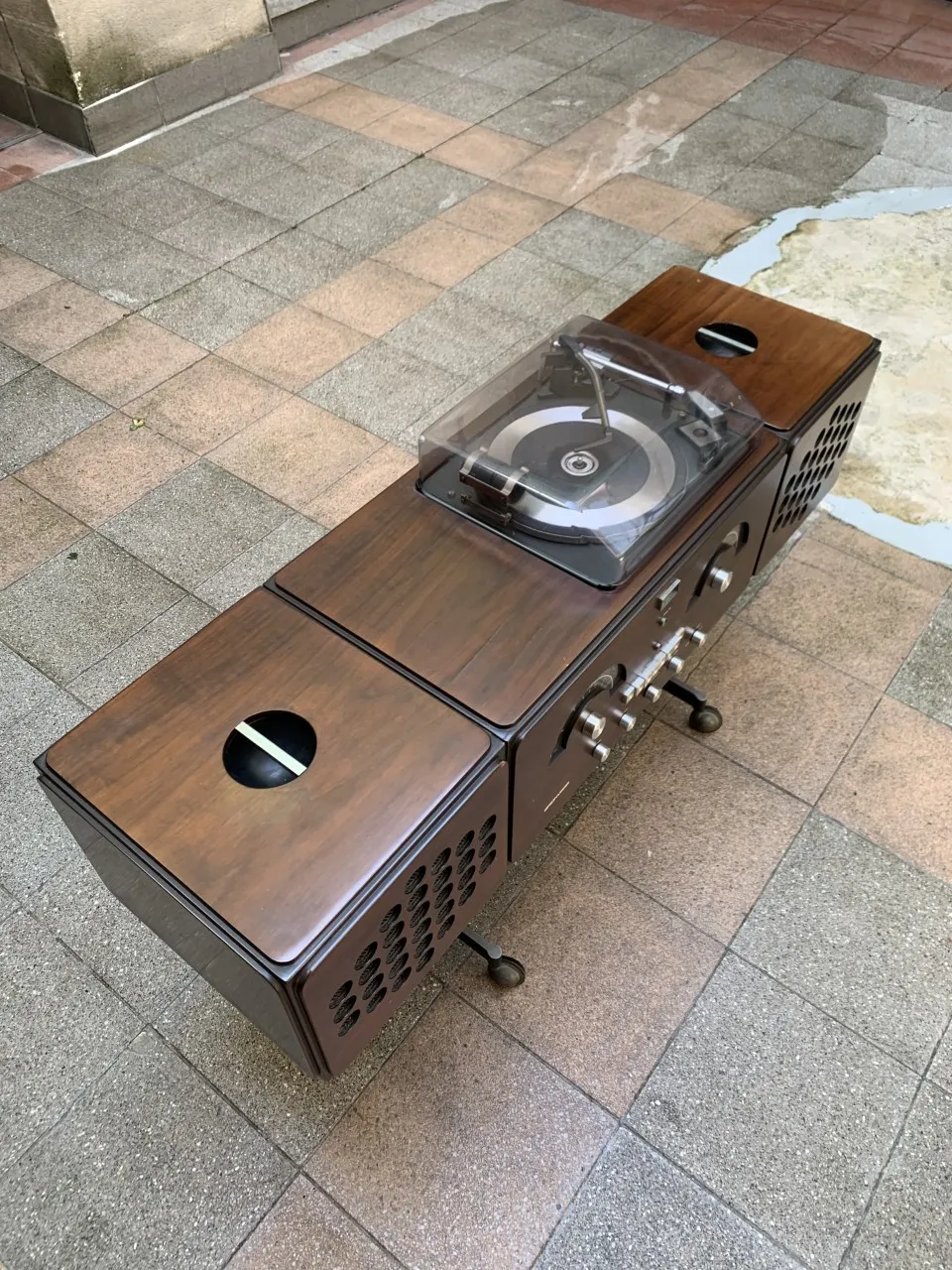 Achille Castiglioni, chaîne hifi Brion Vega RR126