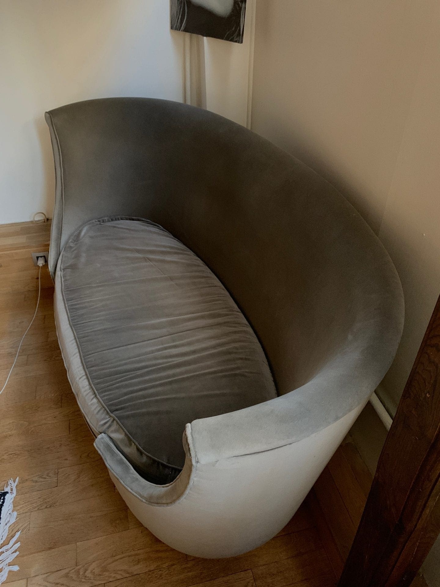 Banquette Moroso – Velours rasé gris – Circa 2000