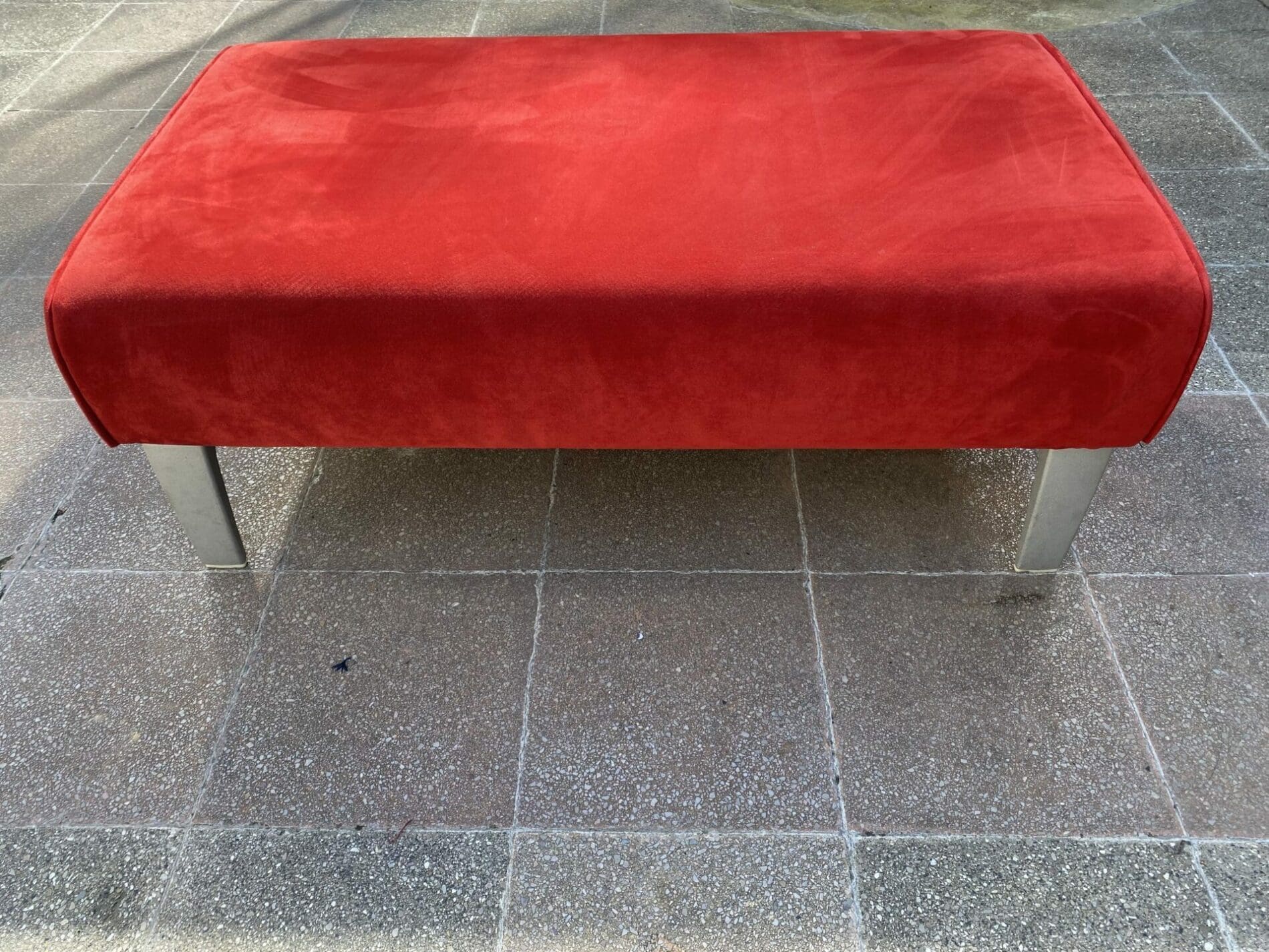 Banquette repose pieds