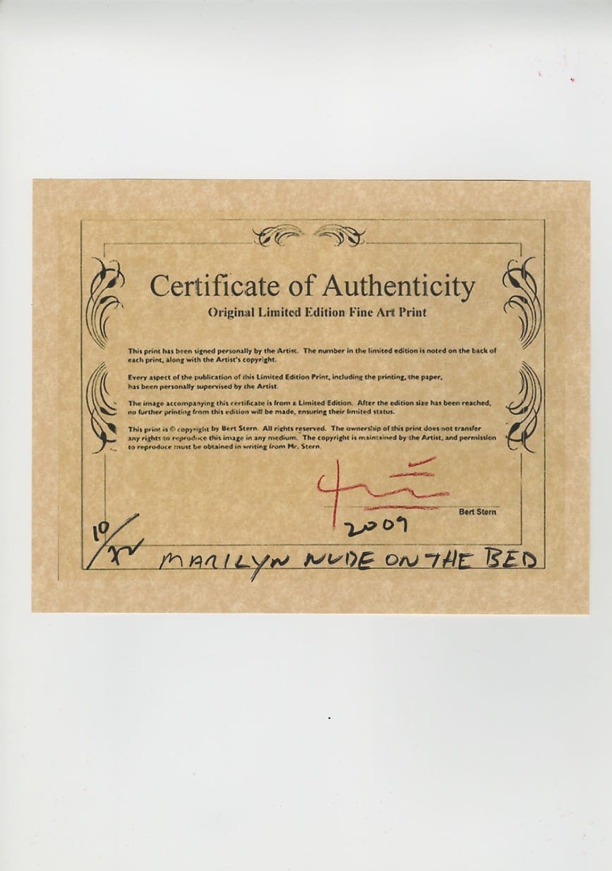 Bert Stern – Marilyn Monroe new baby on the bed