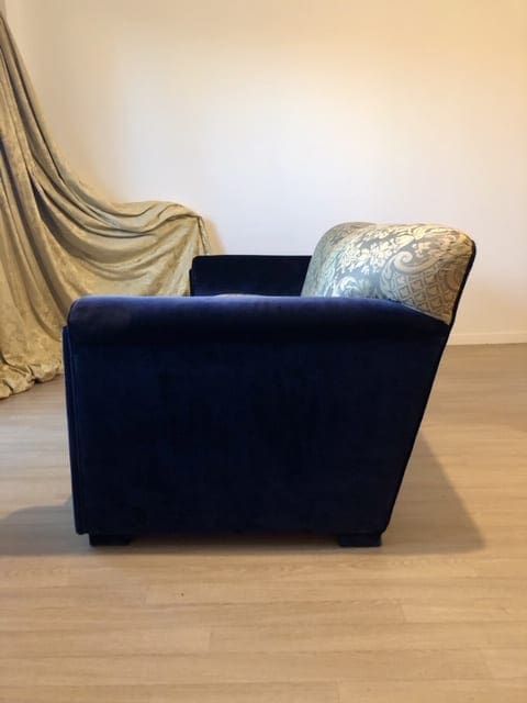 Canapé Mariano Fortuny en tissu et velours de soie de la Maison Decour