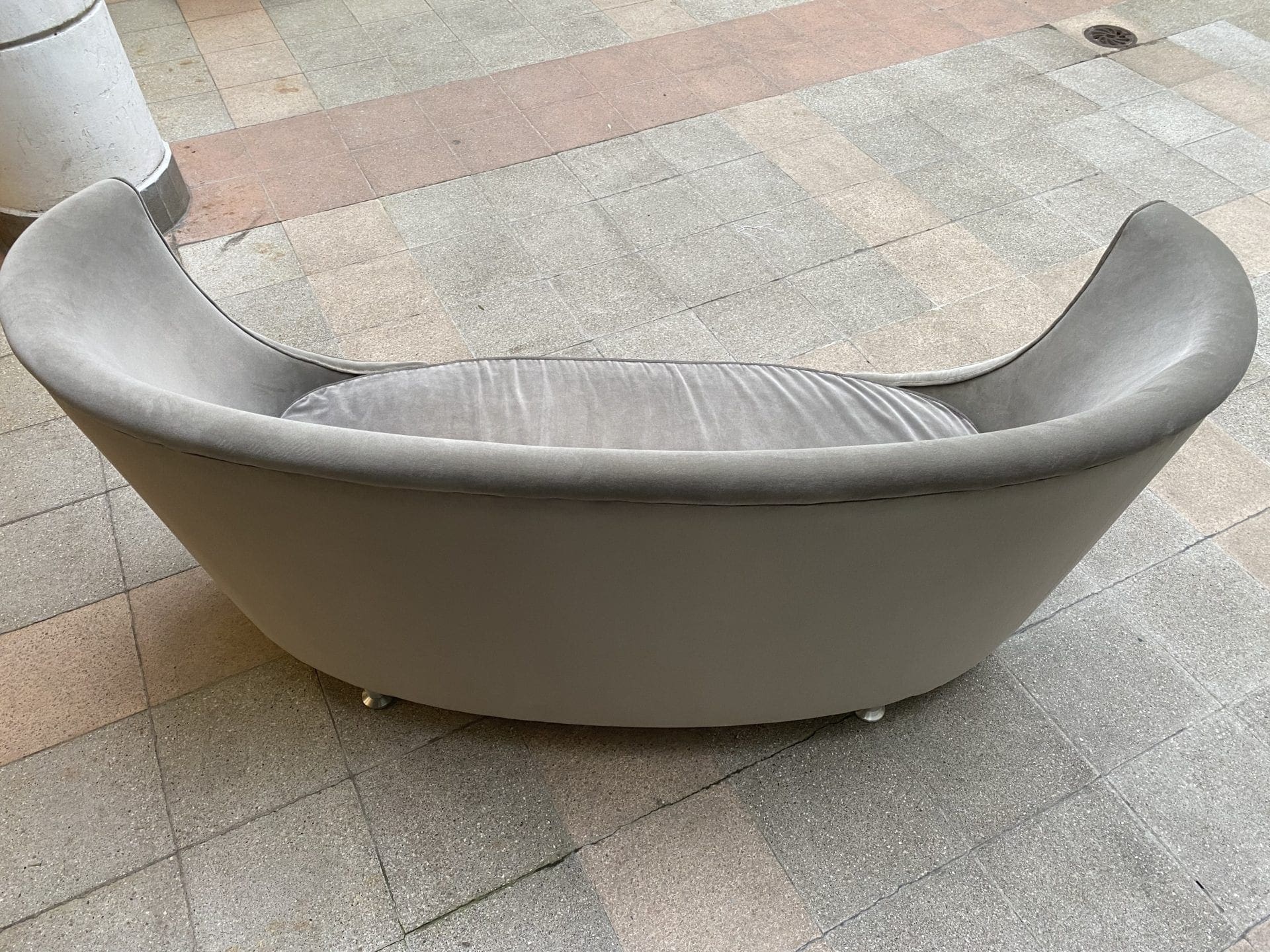 Canapé Moroso velour Gris Souris