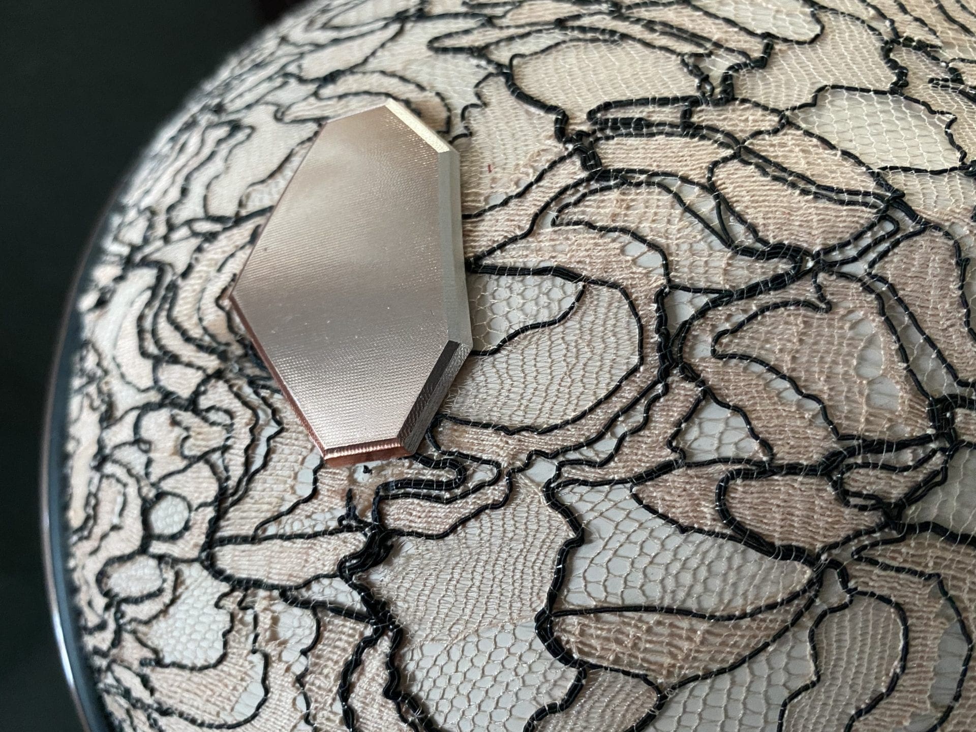 Casque Ruby pour Christian Dior – Pièce de collection (circa 2010)
