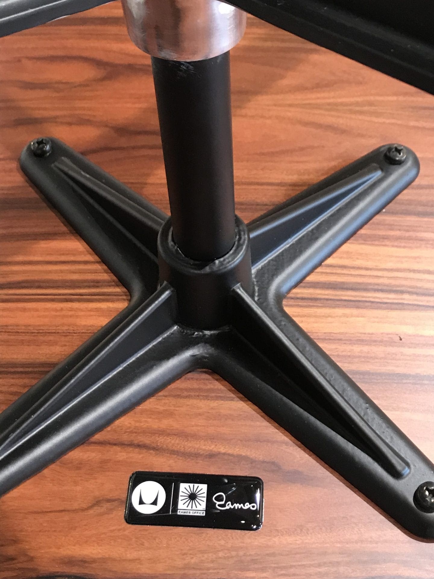 Charles Eames – Lounge chair marron