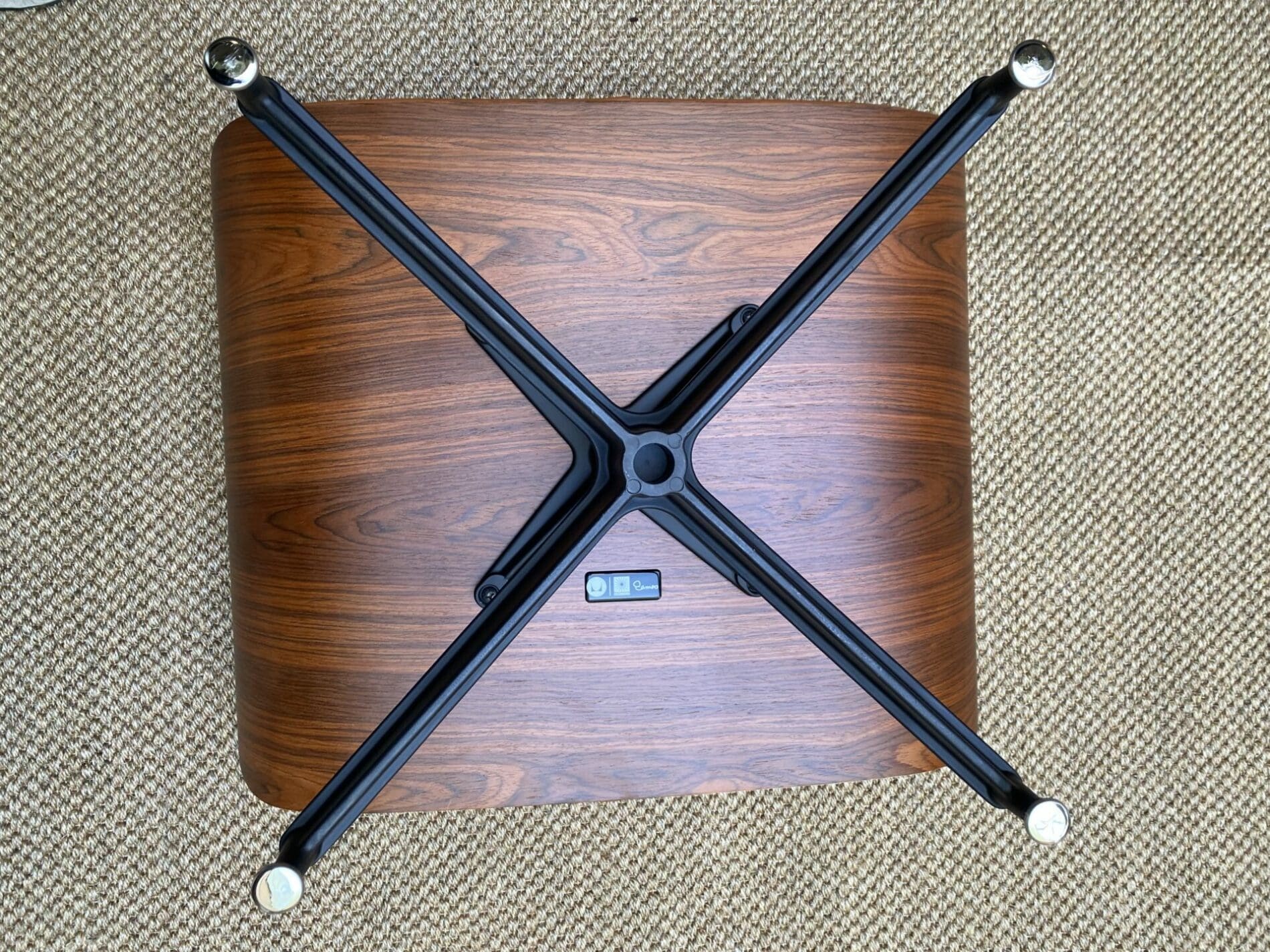 Charles Eames – Lounge chair / ottoman cognac 2