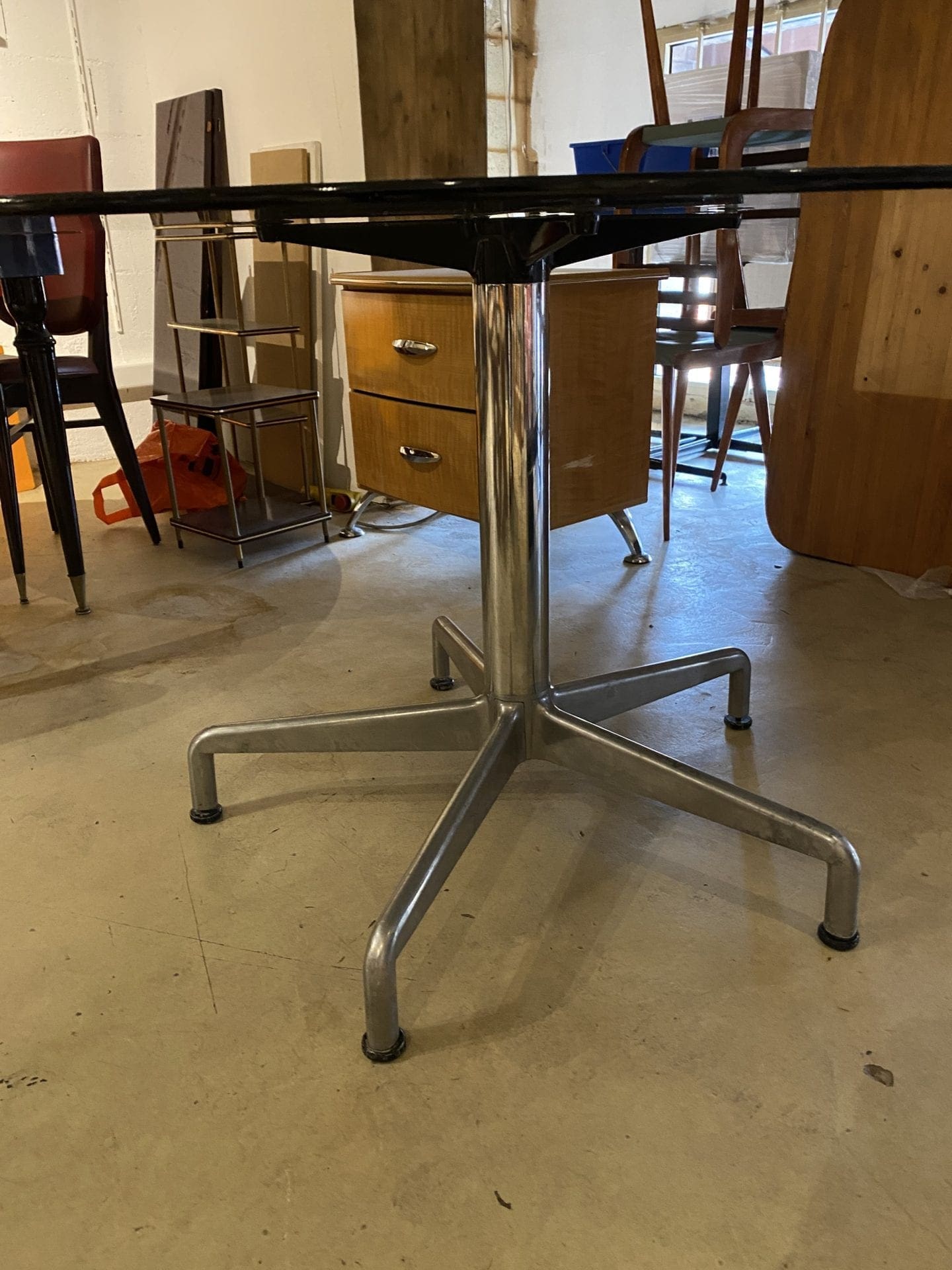 Charles Eames – Table en verre
