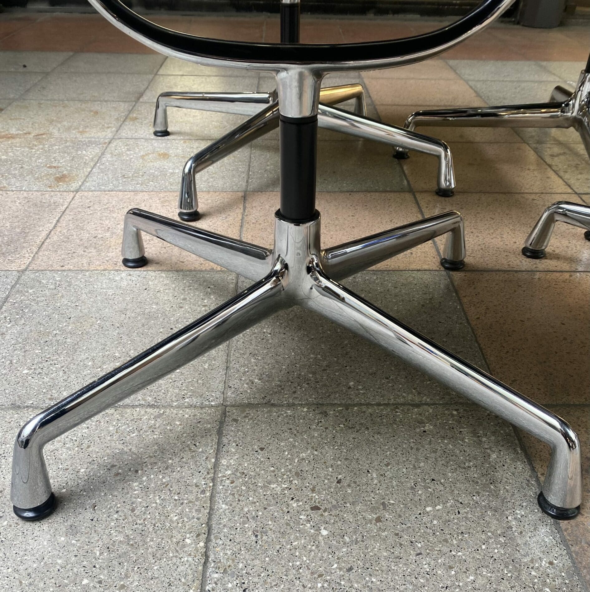 Chaise de bureau Soft Pad – Charles et Ray Eames Occasion à l&rsquo;unité