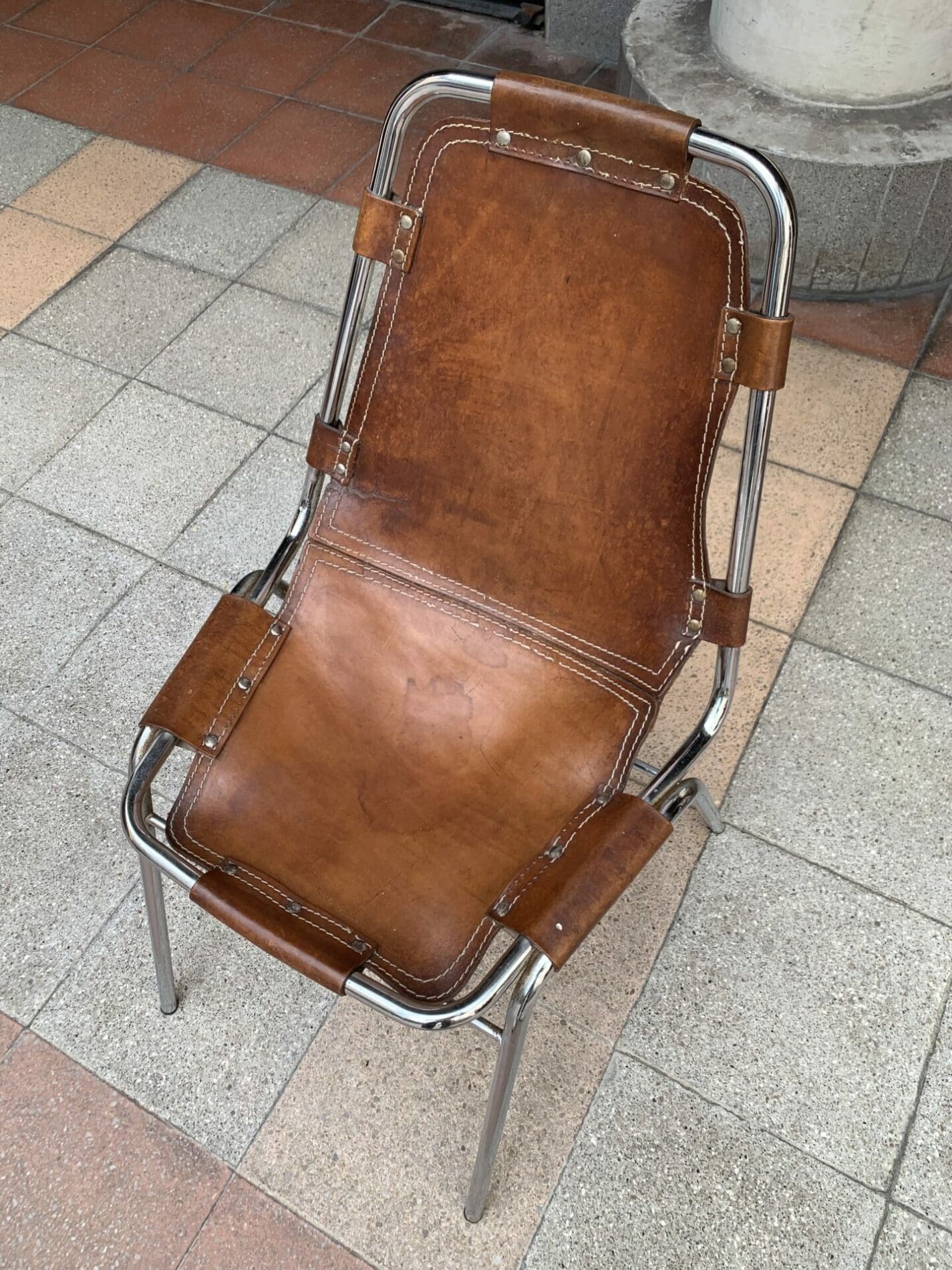 Charlotte PERRIAND – 4 chaises Les Arcs