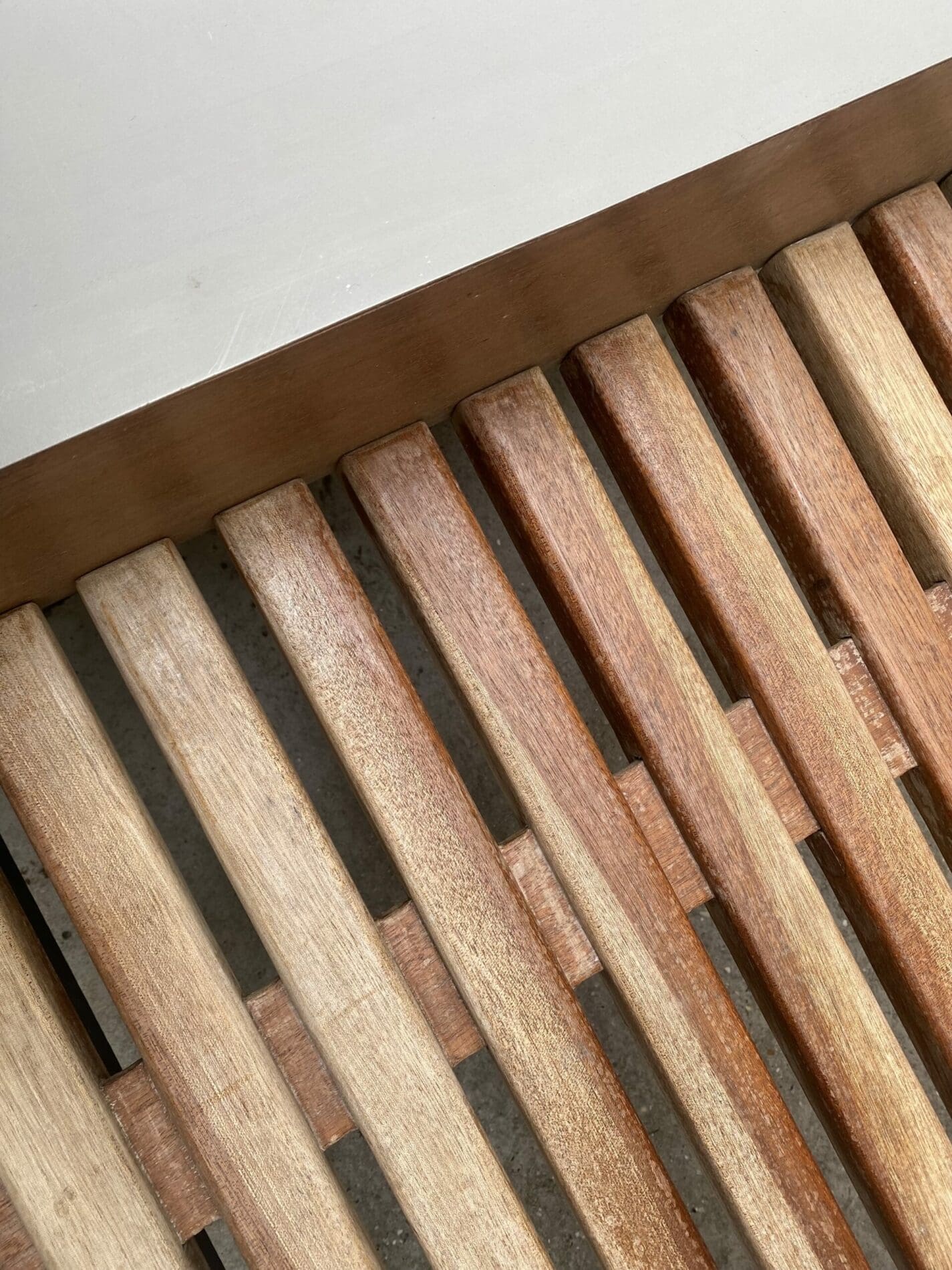 Charlotte PERRIAND – Banquette « cansado » en chêne et placage d&rsquo;acajou Occasion