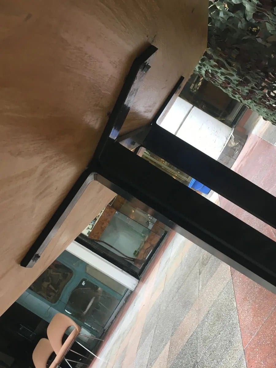 Charlotte PERRIAND – Table SAM – dite  » Pieds canard