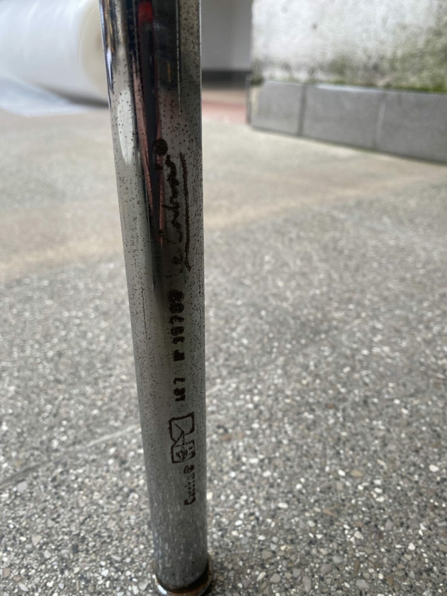 Charlotte Perriand – Chaise LC7 noire pivotante  Occasion