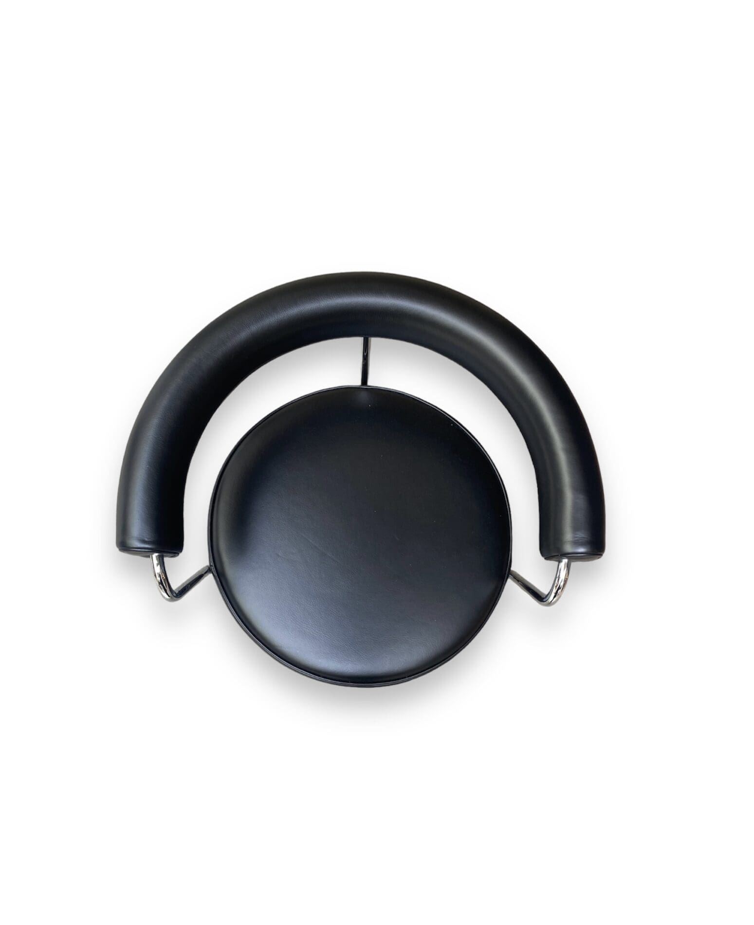 Charlotte Perriand – Chaise LC7 noire pivotante  Occasion