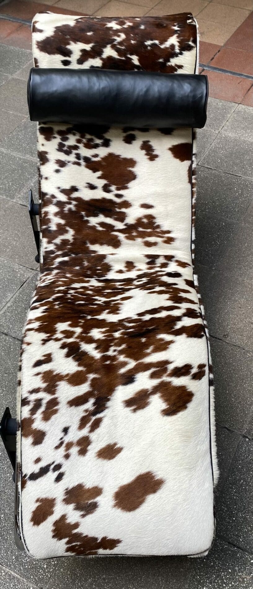 Charlotte Perriand – Le Corbusier – LC4 Occasion peau tachetée