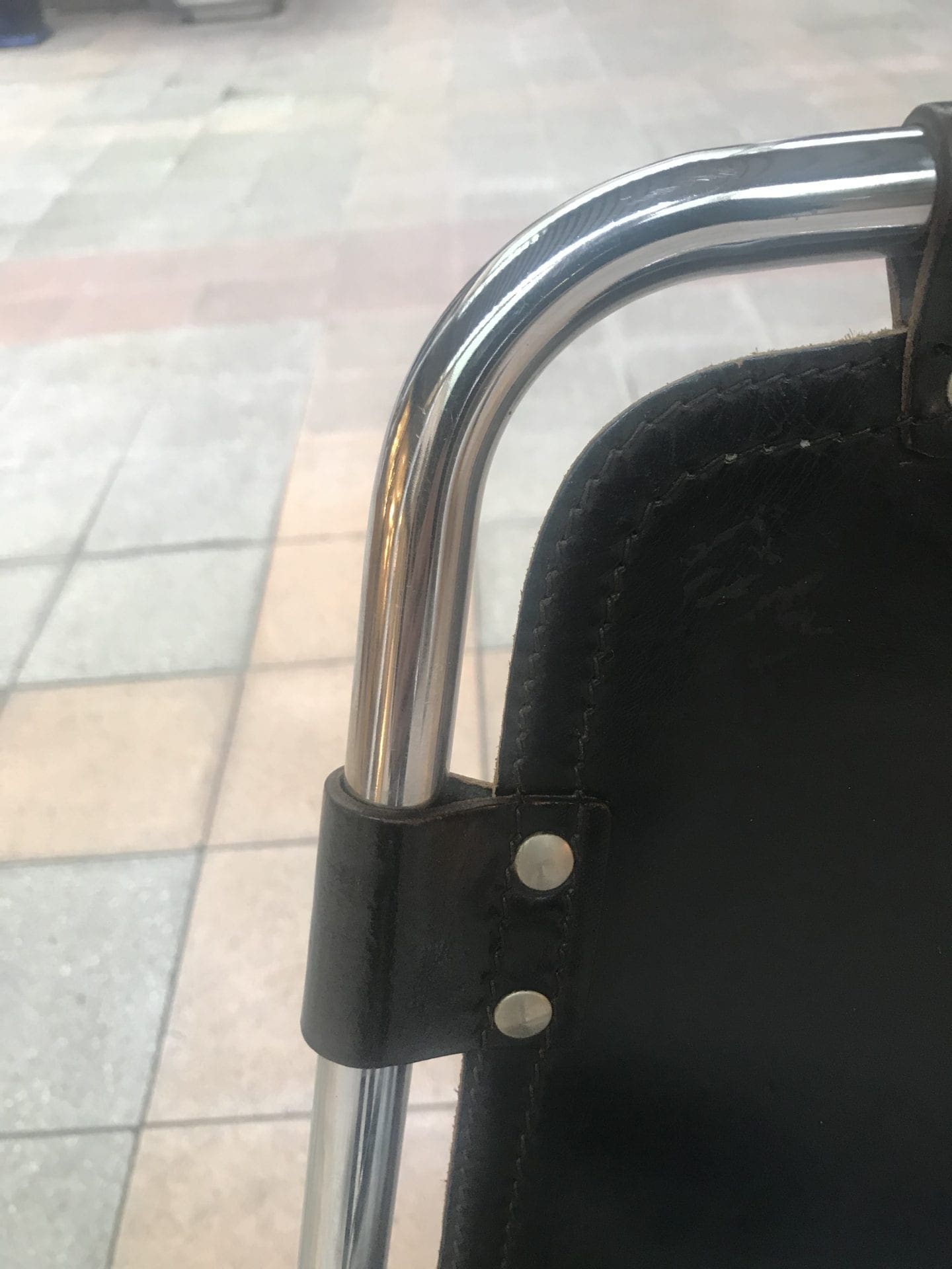 Charlotte Perriand – Paire de chaises – Les Arcs