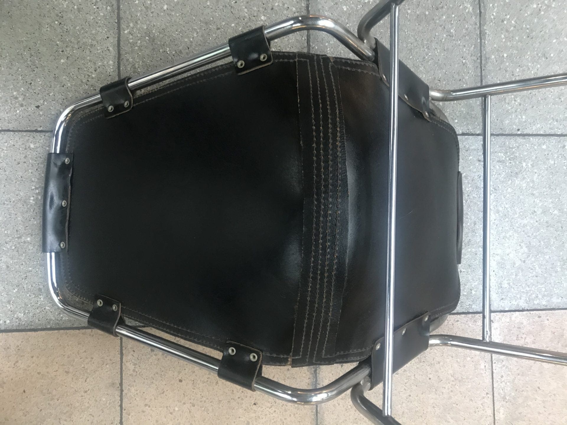 Charlotte Perriand – Paire de chaises – Les Arcs