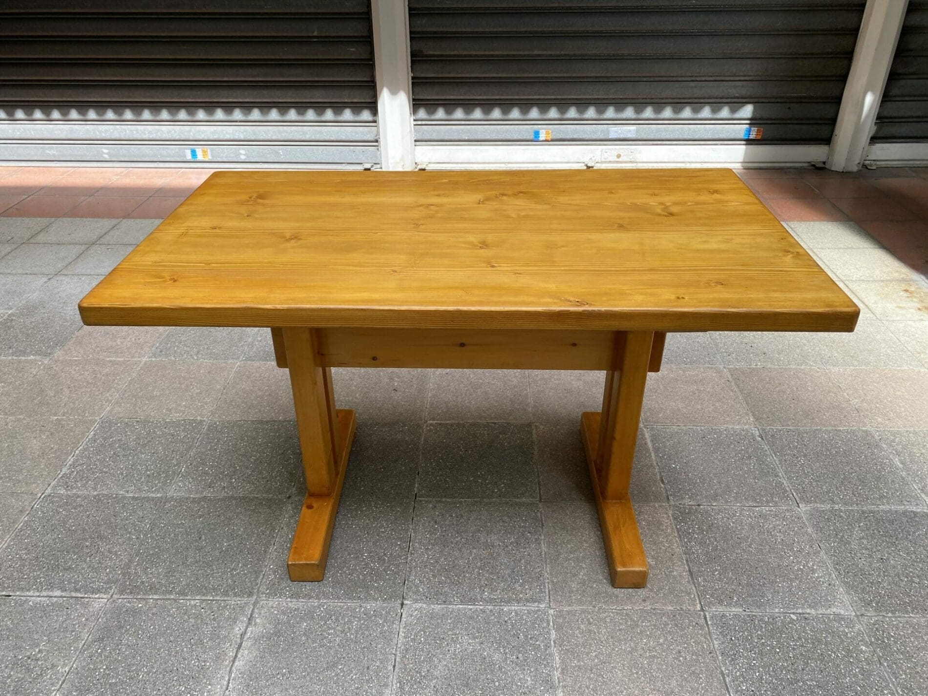 Charlotte Perriand – Table de salle à manger