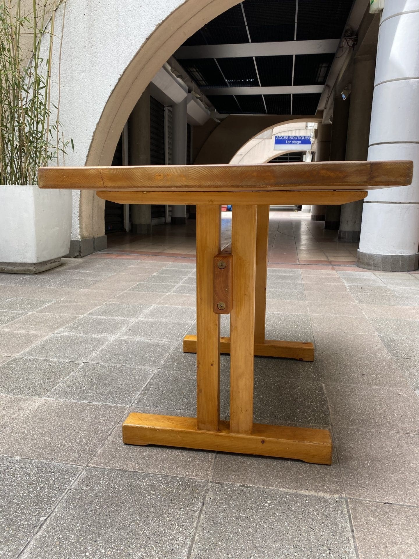 Charlotte Perriand – Table de salle à manger