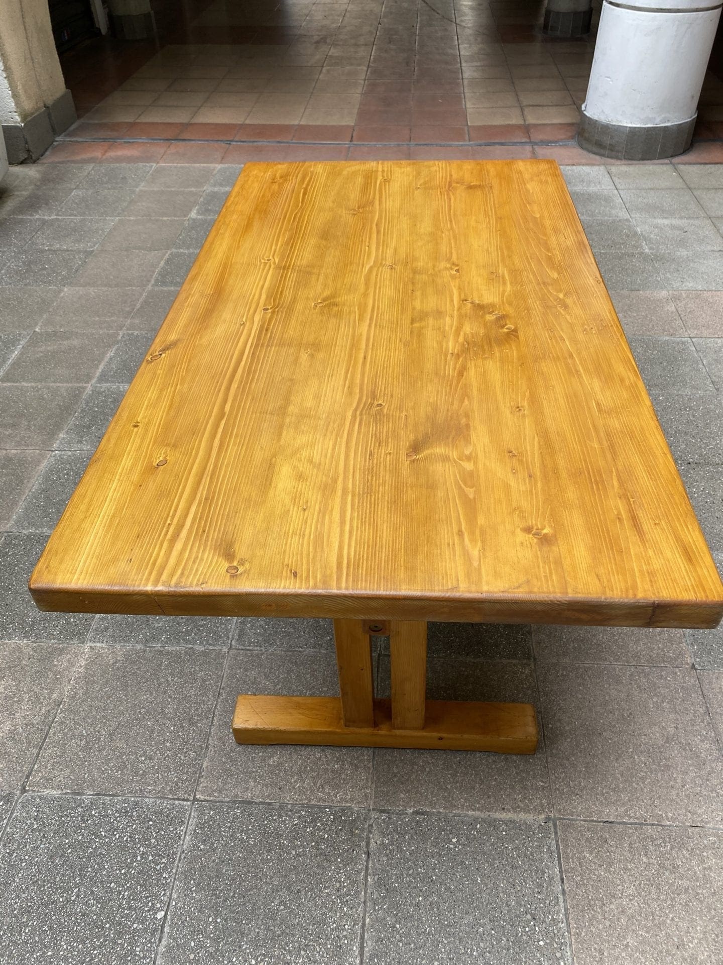 Charlotte Perriand – Table de salle à manger