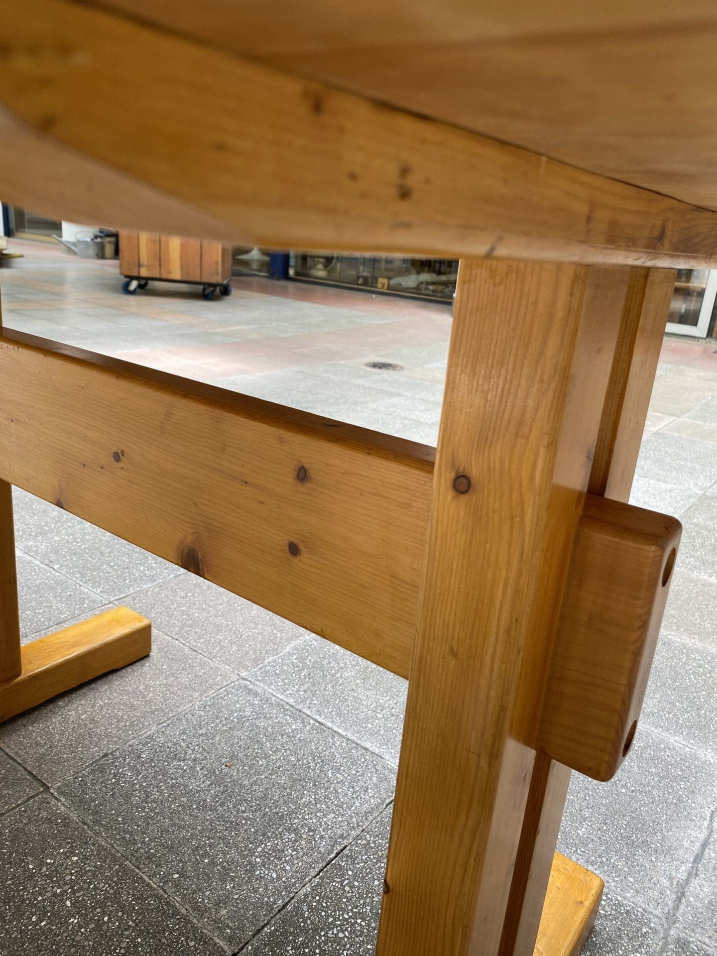 Charlotte Perriand – Table de salle à manger