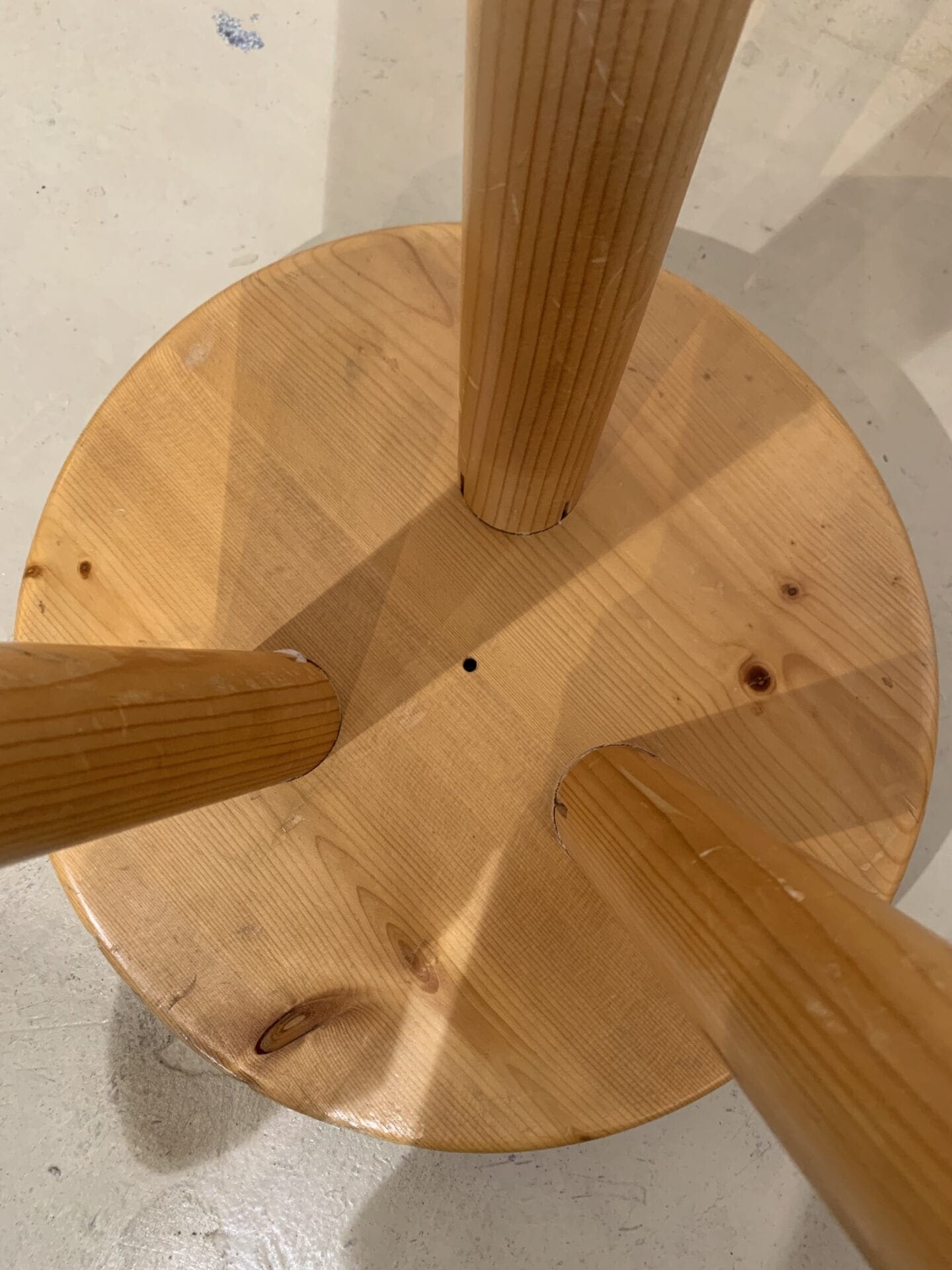 Charlotte Perriand – Tabouret Les Arcs 1600