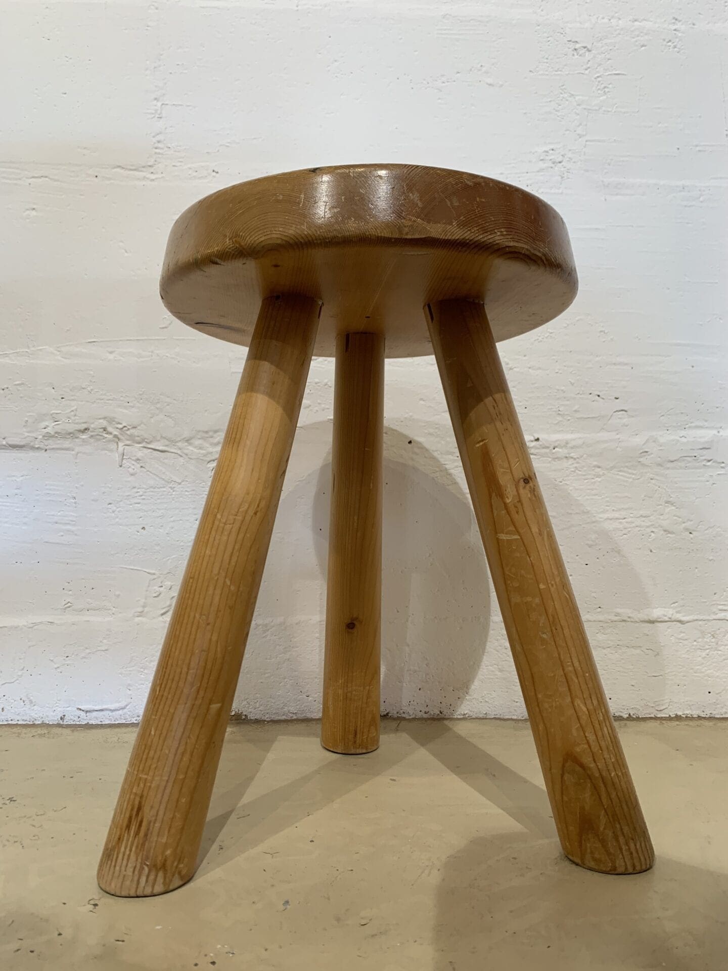 Charlotte Perriand – Tabouret Les Arcs 1600