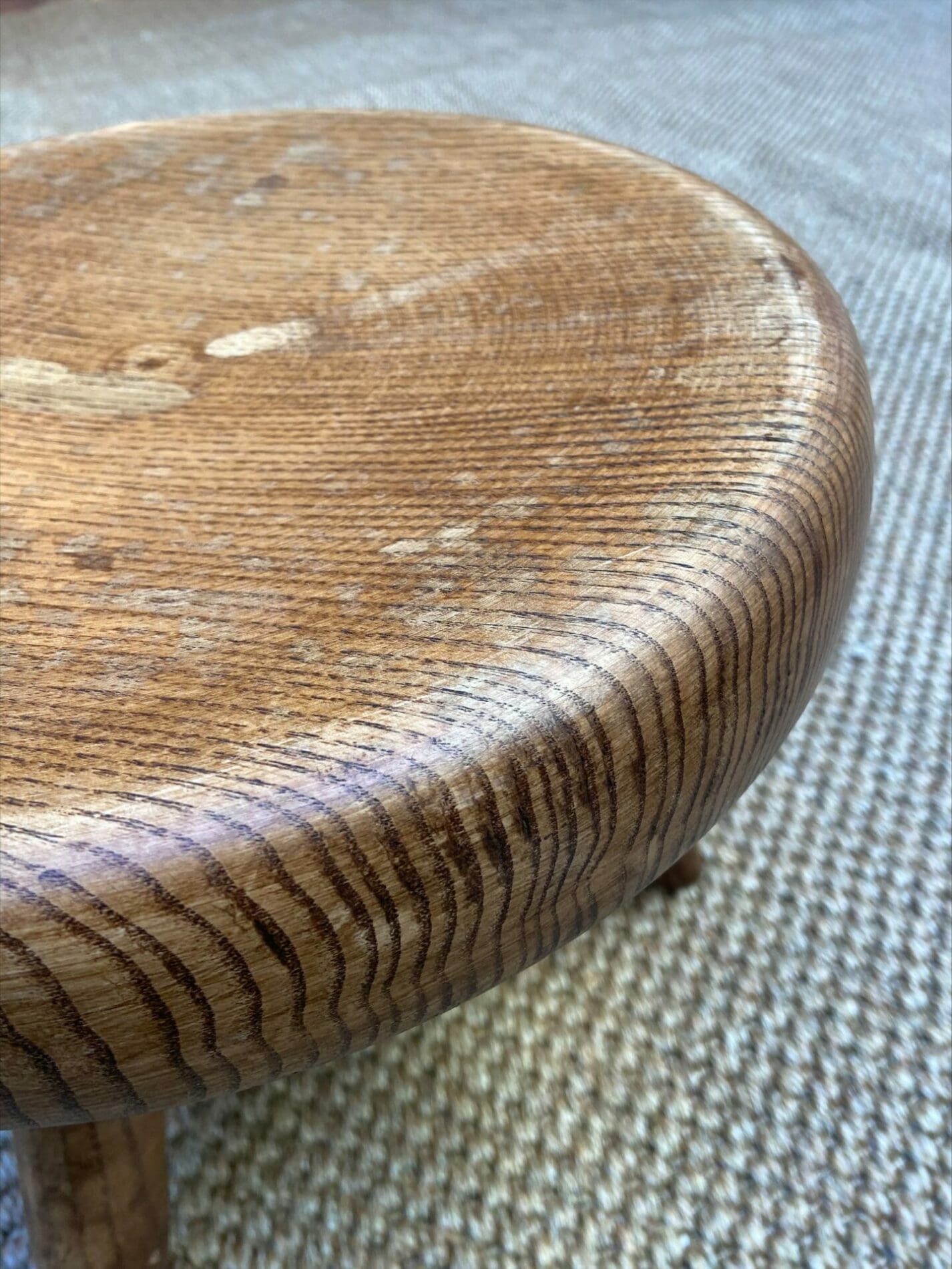 Charlotte Perriand – Tabouret berger bas frêne clair 2