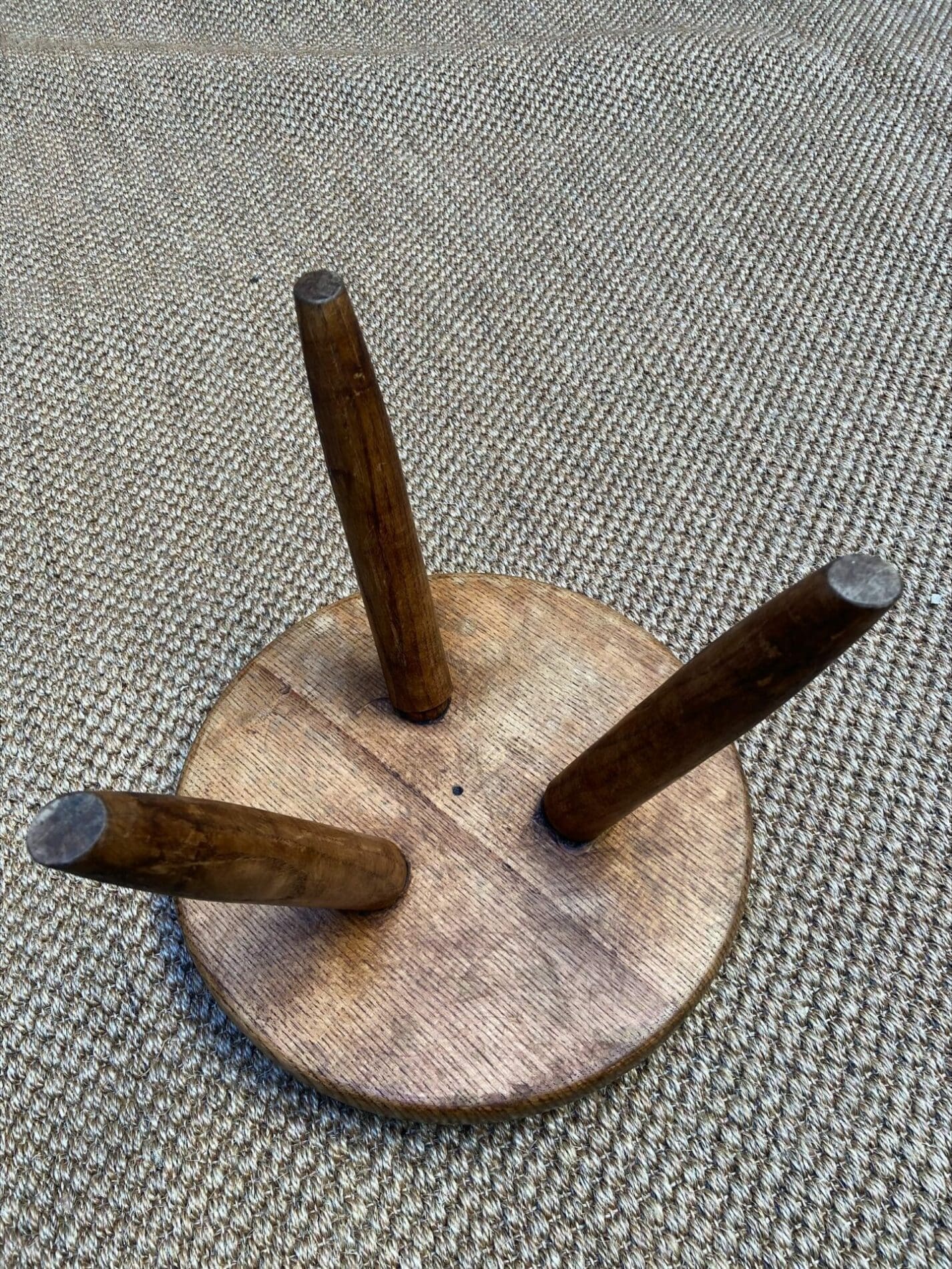 Charlotte Perriand – Tabouret berger bas frêne clair 2