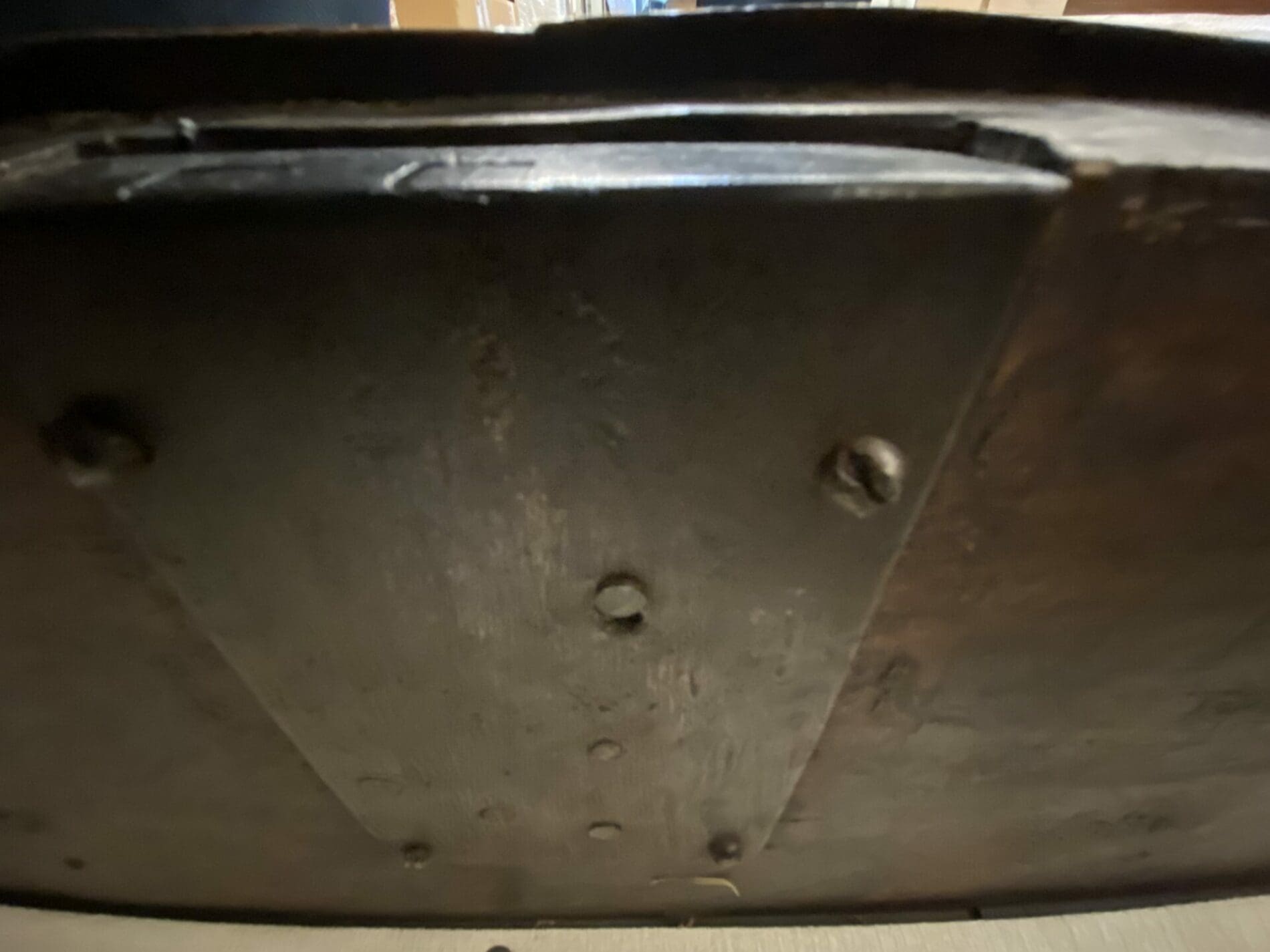 Commode en noyer massif – Fin XVIIIe siècle