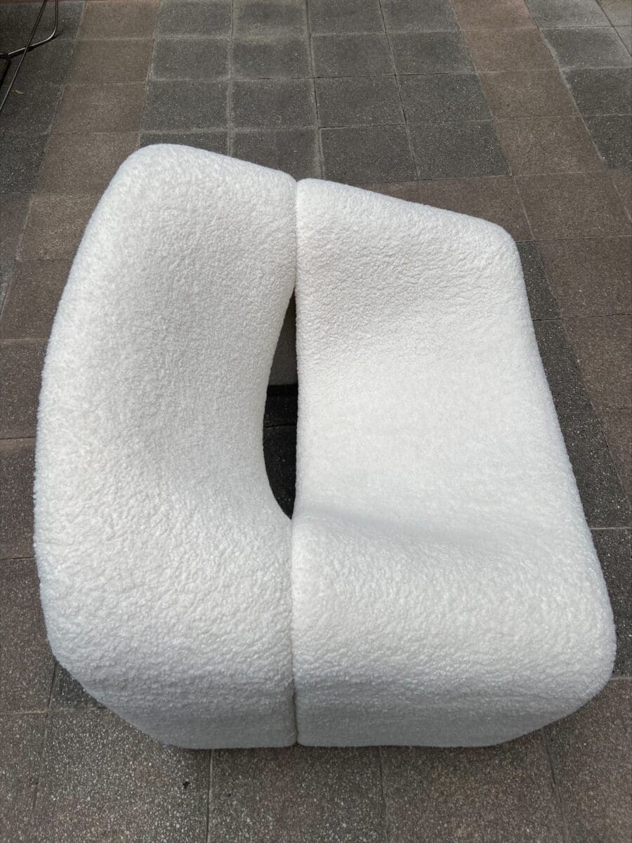 Paire de fauteuils Groovy F598 dans le style de Pierre Paulin, édition contemporaine (2021)