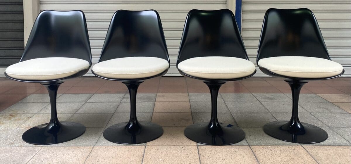 Eero Saarinen – 4 gebrauchte Stühle / neuwertiger Zustand Tulip – Knoll International 2022