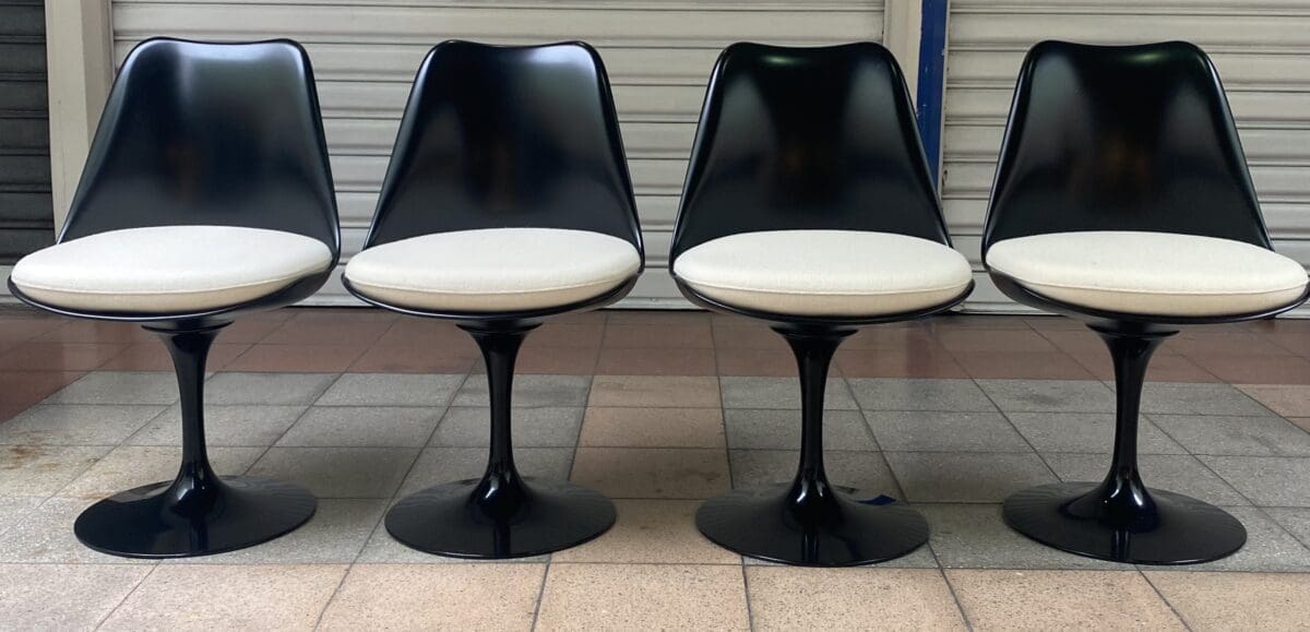 Eero Saarinen – 4 gebrauchte Stühle / neuwertiger Zustand Tulip – Knoll International 2022