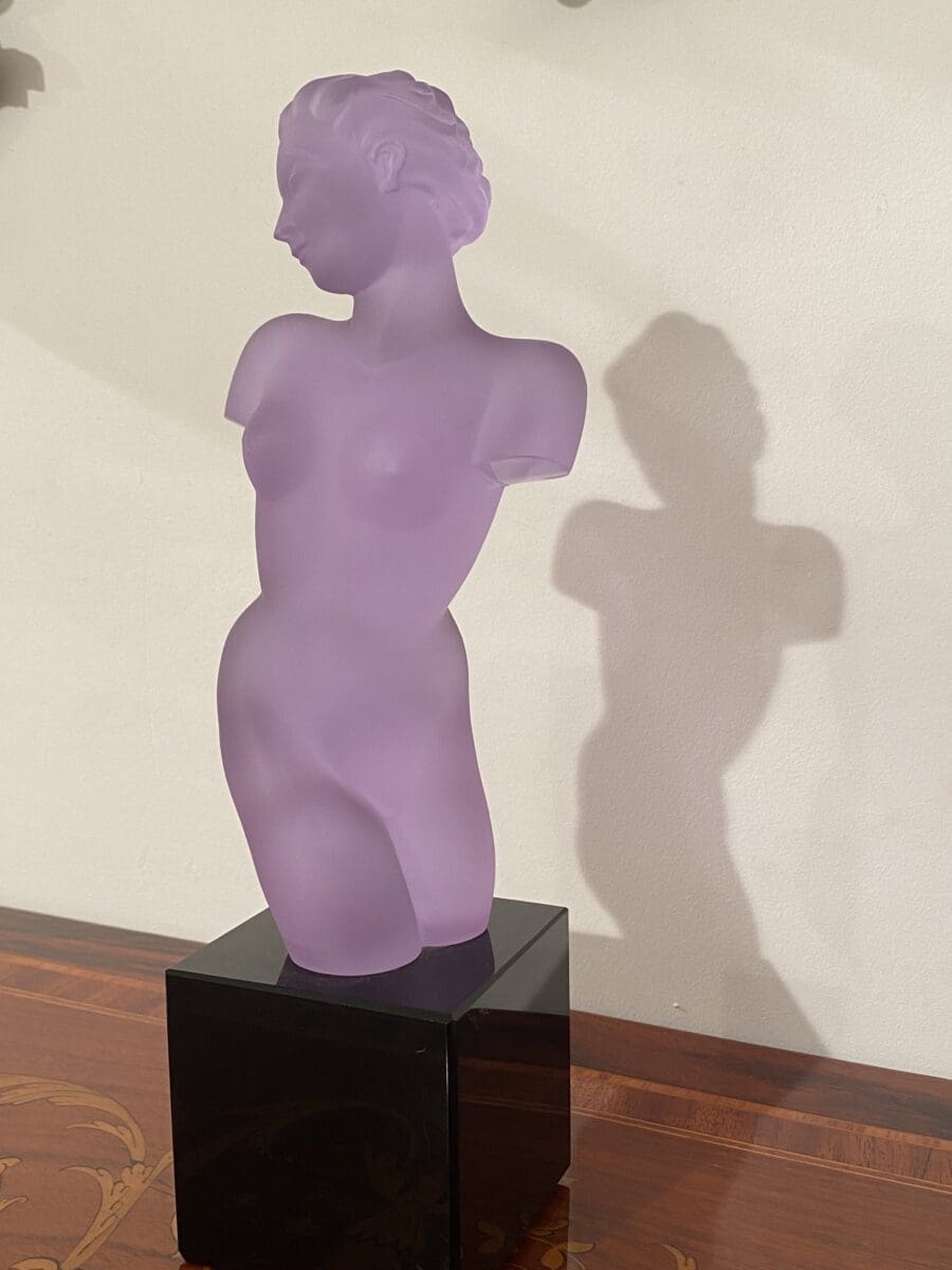 Eleon Von Rommel – Buste en verre violet