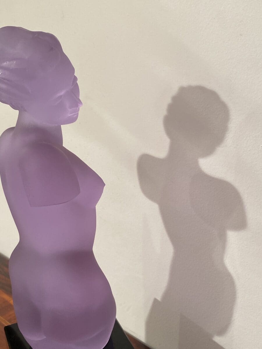 Eleon Von Rommel – Buste en verre violet
