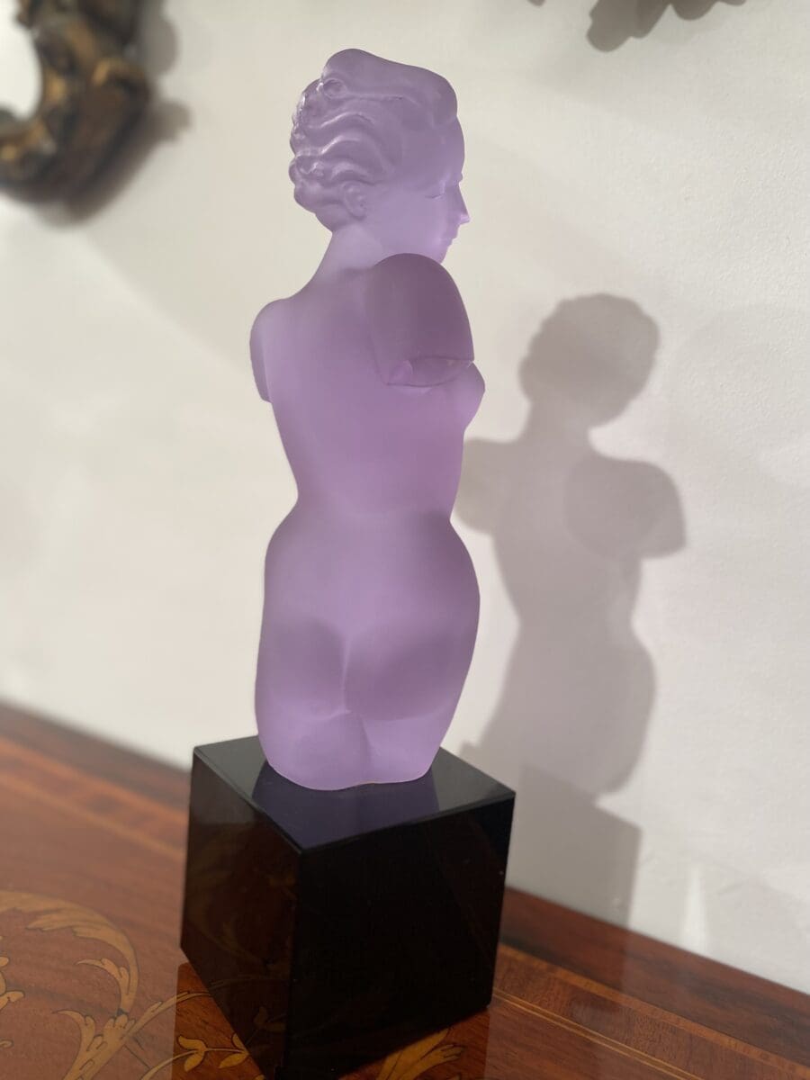 Eleon Von Rommel – Buste en verre violet