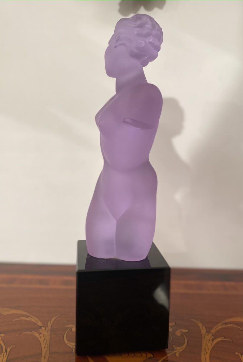 Eleon Von Rommel – Buste en verre violet