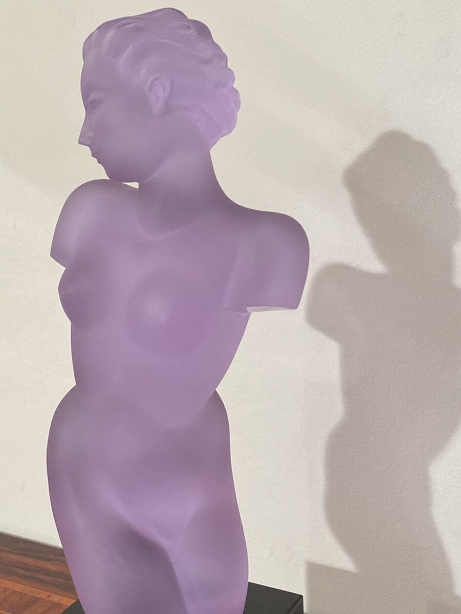 Eleon Von Rommel – Buste en verre violet