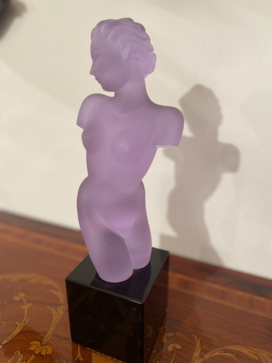 Eleon Von Rommel – Buste en verre violet