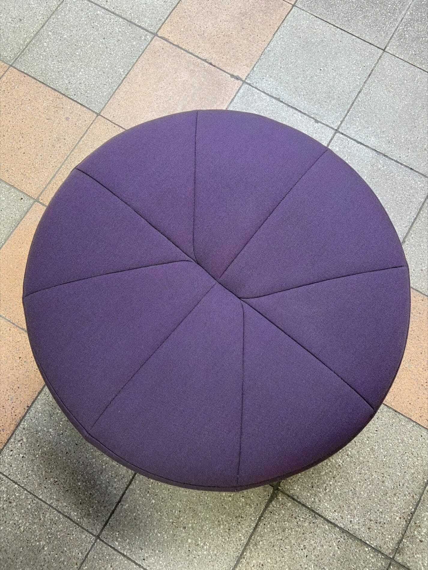 Ensemble Pumpkin par Pierre Paulin en tissu violet, édition Ligne Roset (2008)