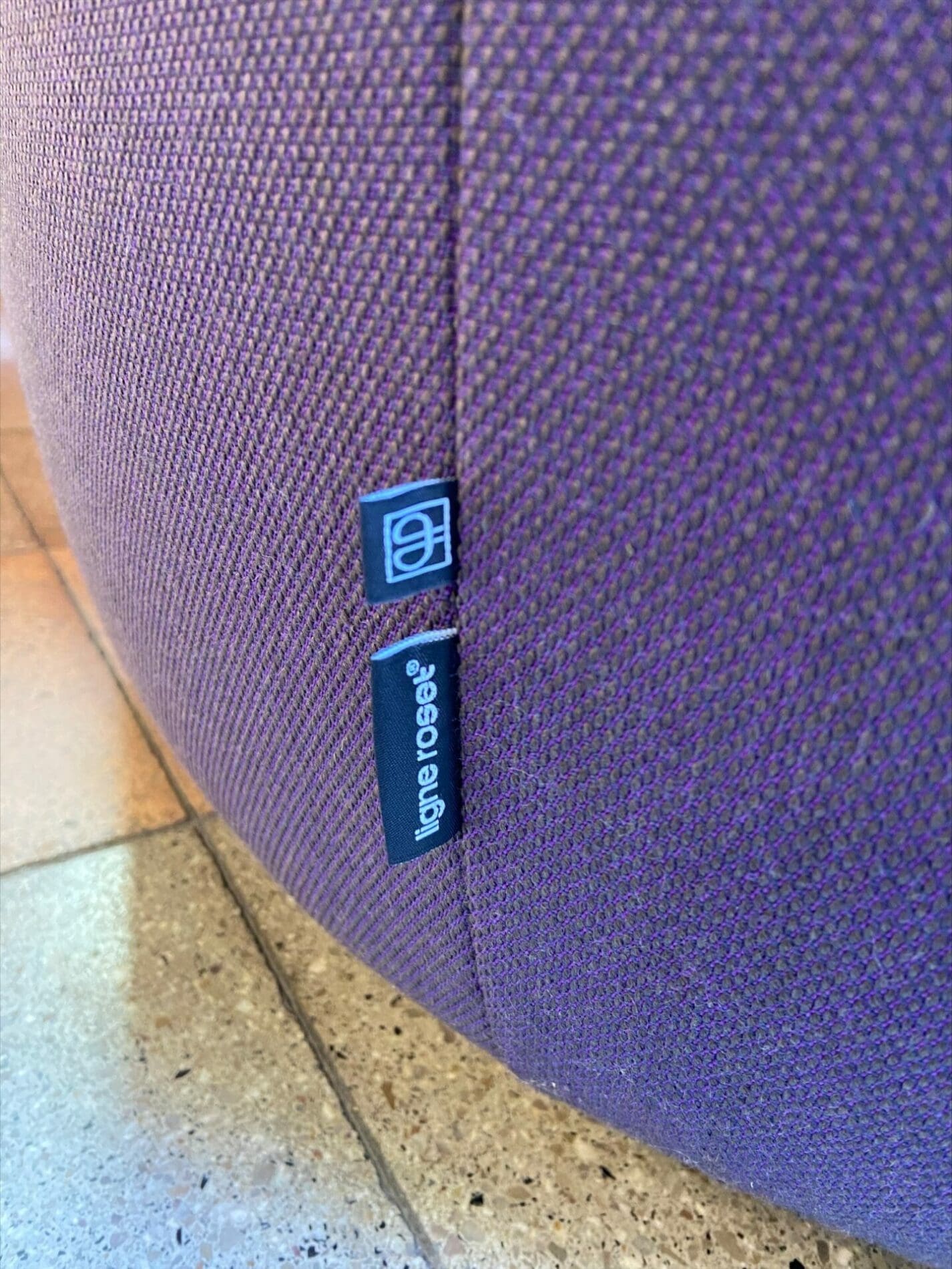 Ensemble Pumpkin par Pierre Paulin en tissu violet, édition Ligne Roset (2008)