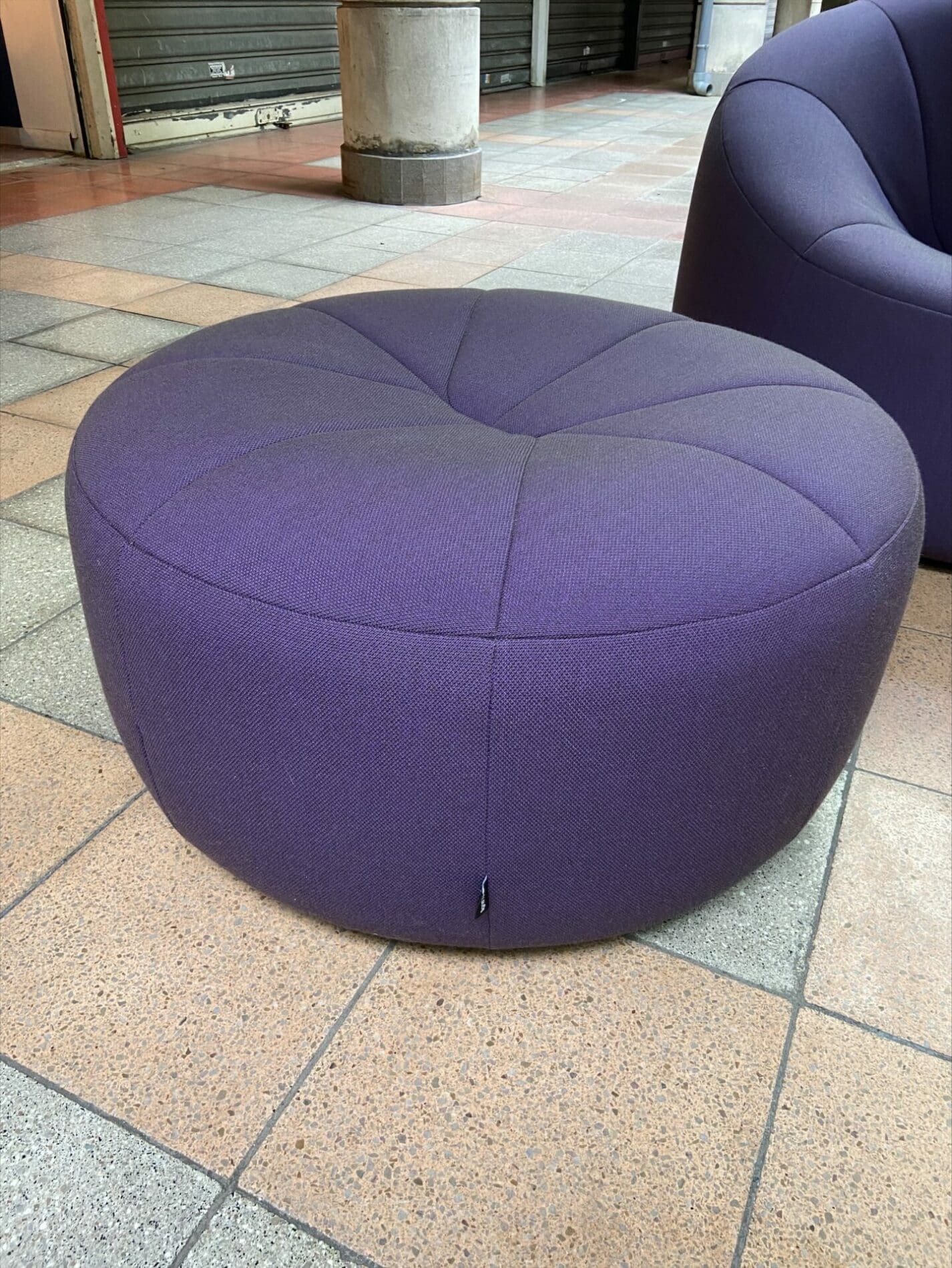Ensemble Pumpkin par Pierre Paulin en tissu violet, édition Ligne Roset (2008)