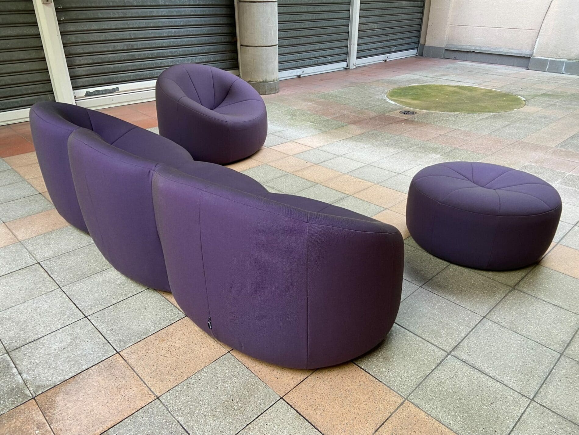 Ensemble Pumpkin par Pierre Paulin en tissu violet, édition Ligne Roset (2008)