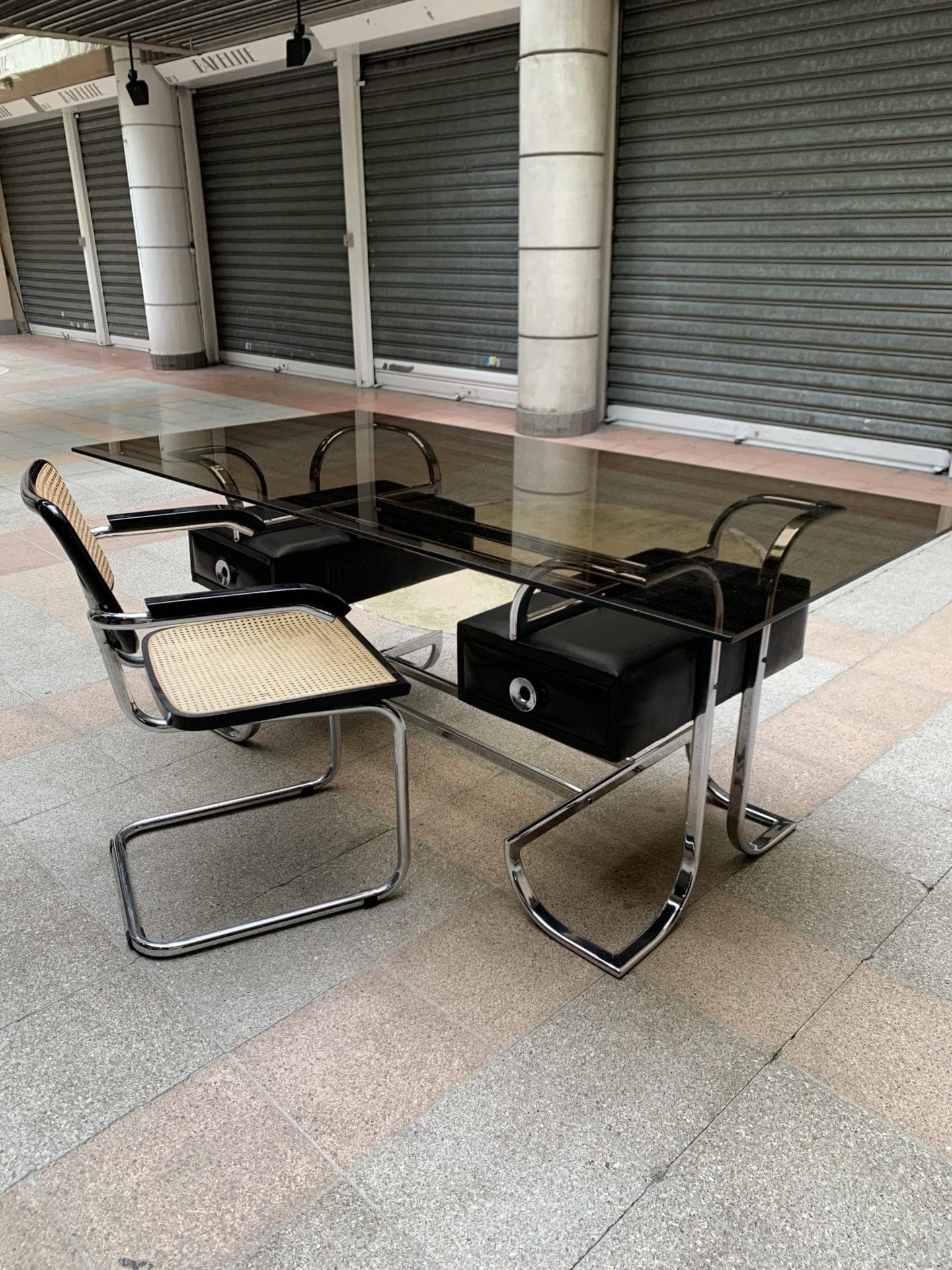 Fauteuil cantilever S64V – Structure chromée et cannage