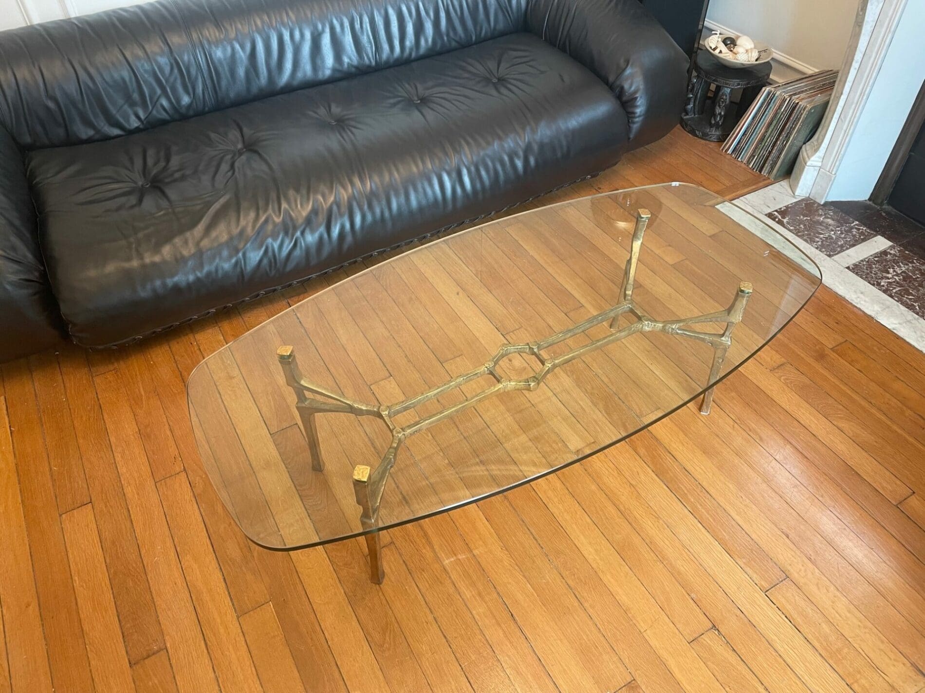 Félix Agostini – table basse originale « Quadrige » en bronze doré